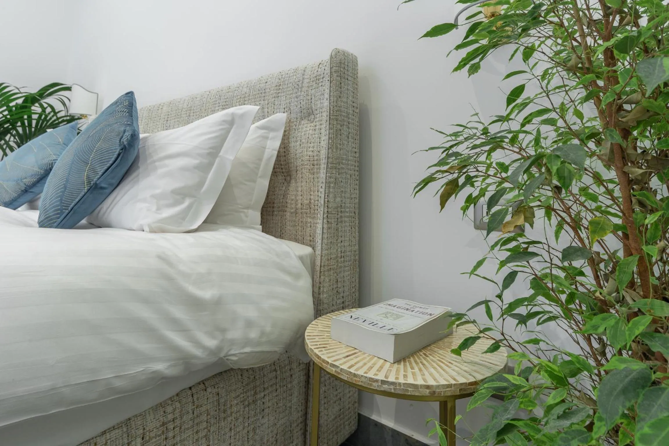 Bed in Duomo Smart Suites