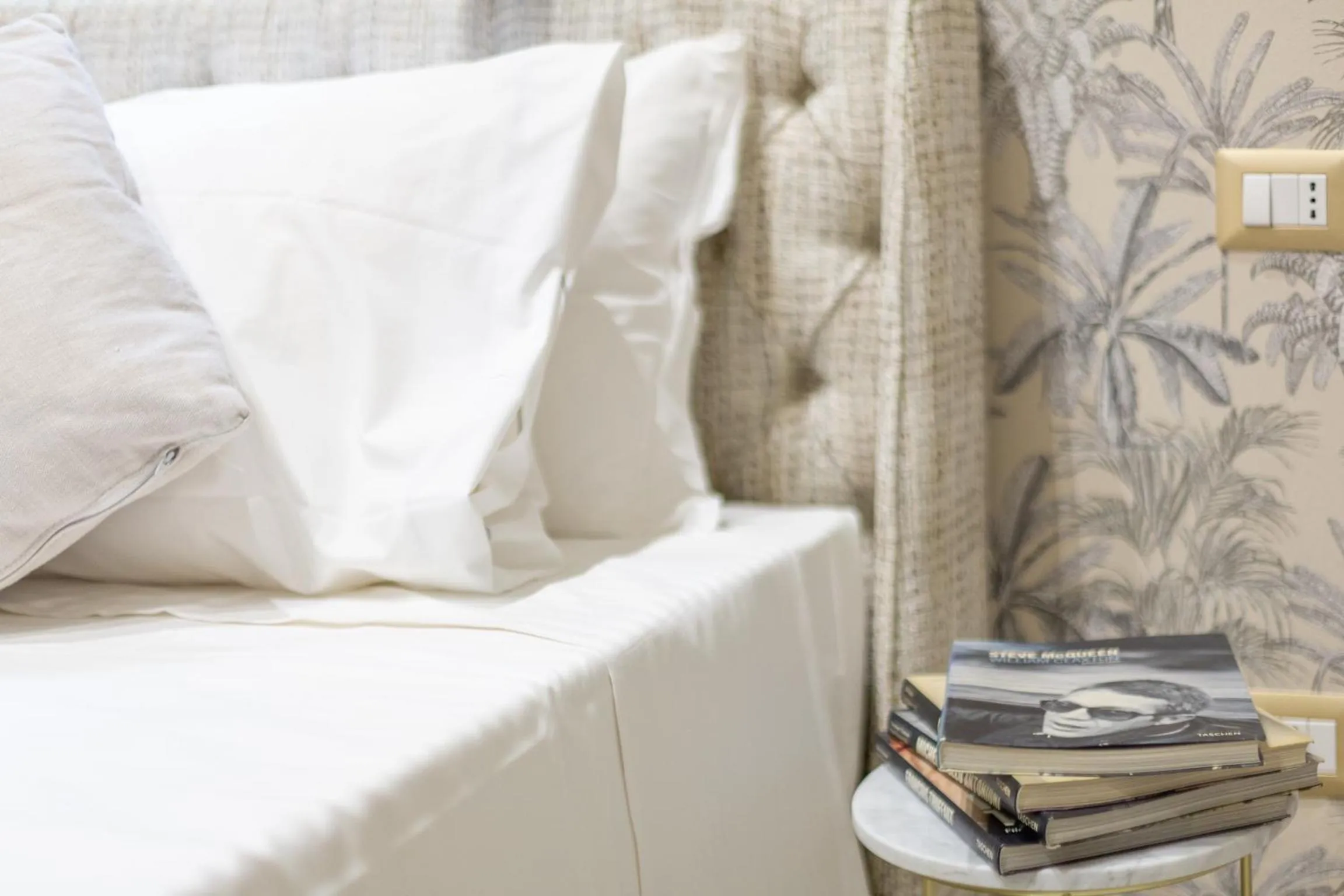 Bed in Duomo Smart Suites