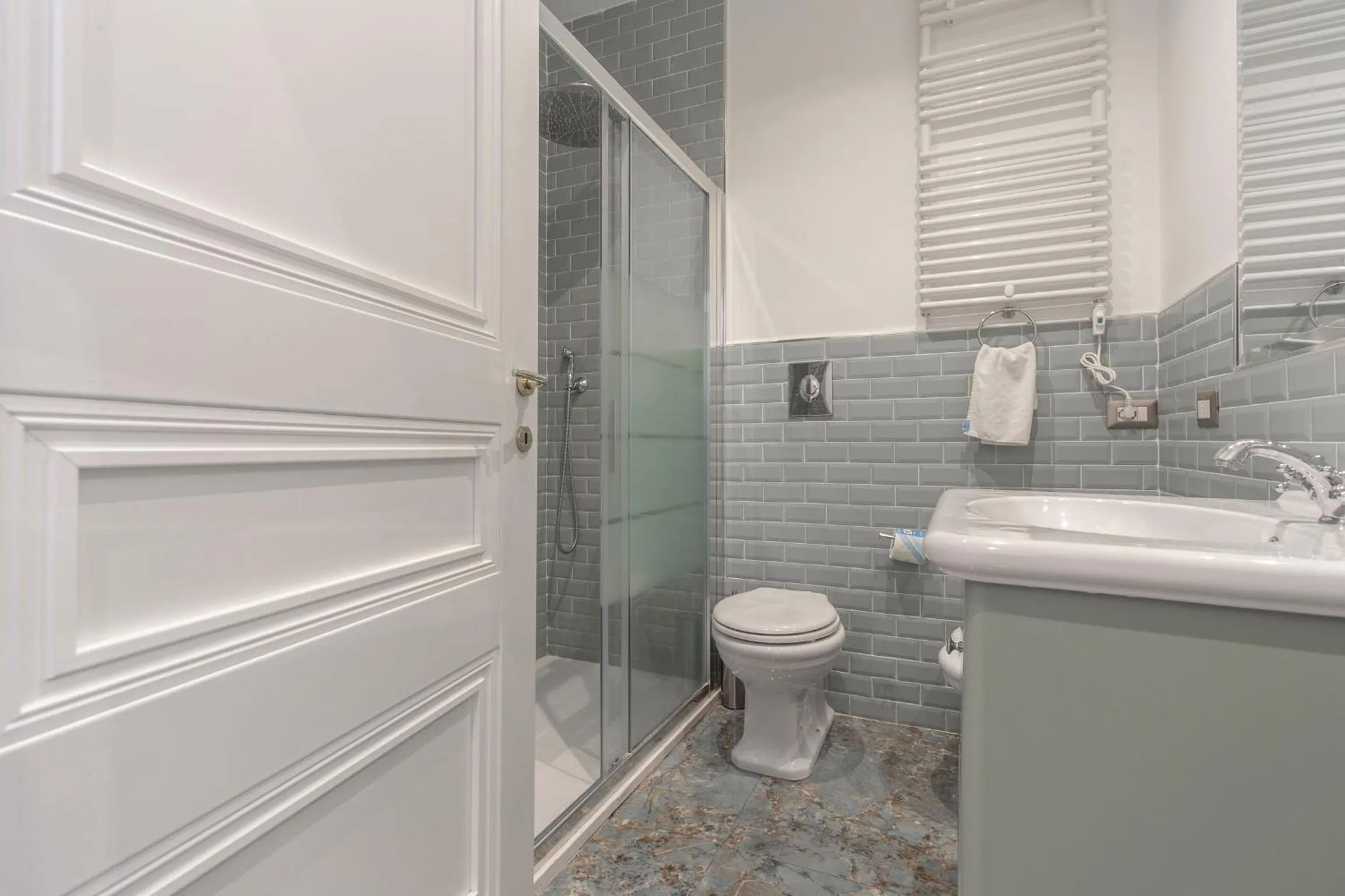 Shower in Duomo Smart Suites