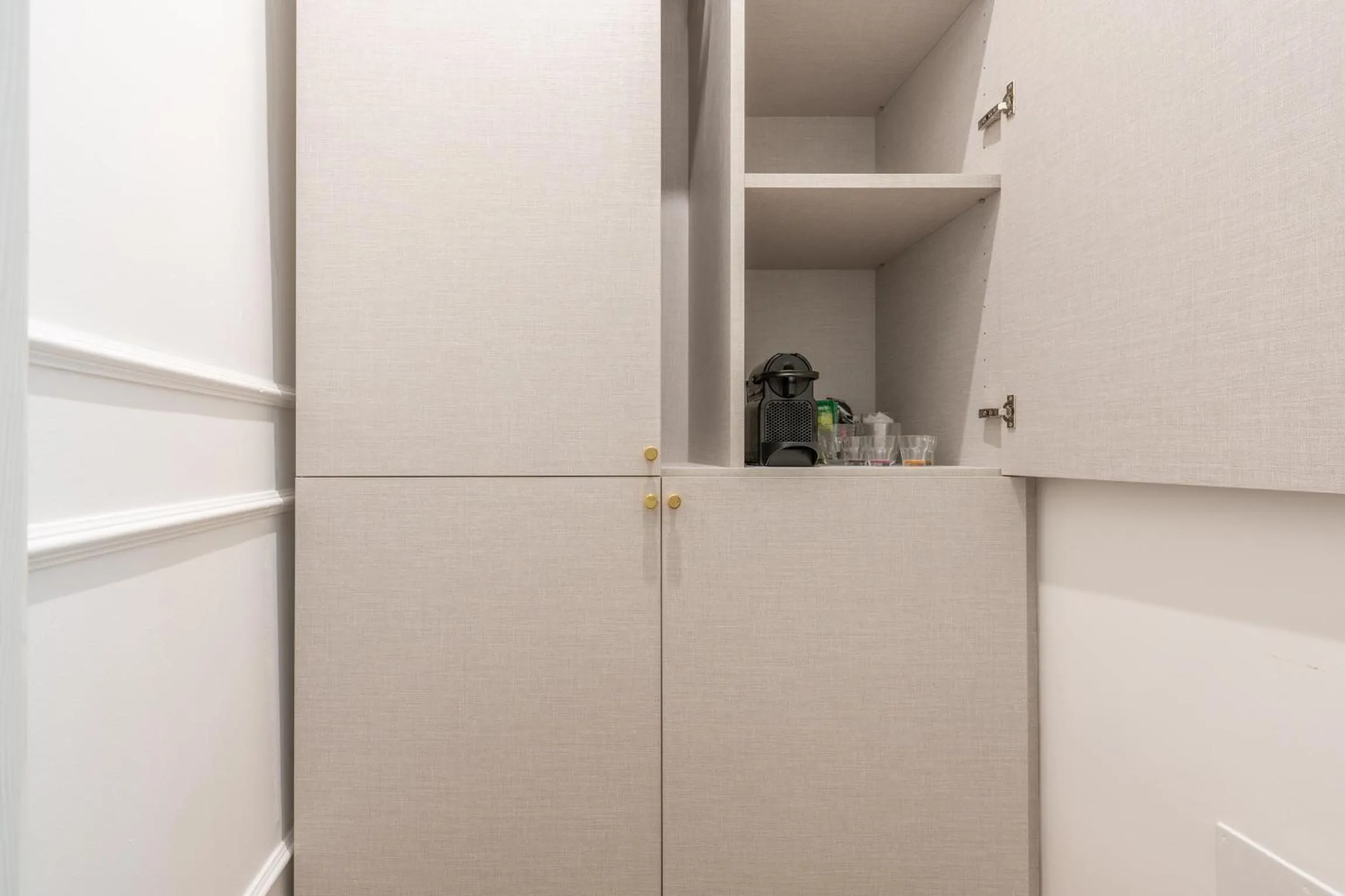 wardrobe in Duomo Smart Suites