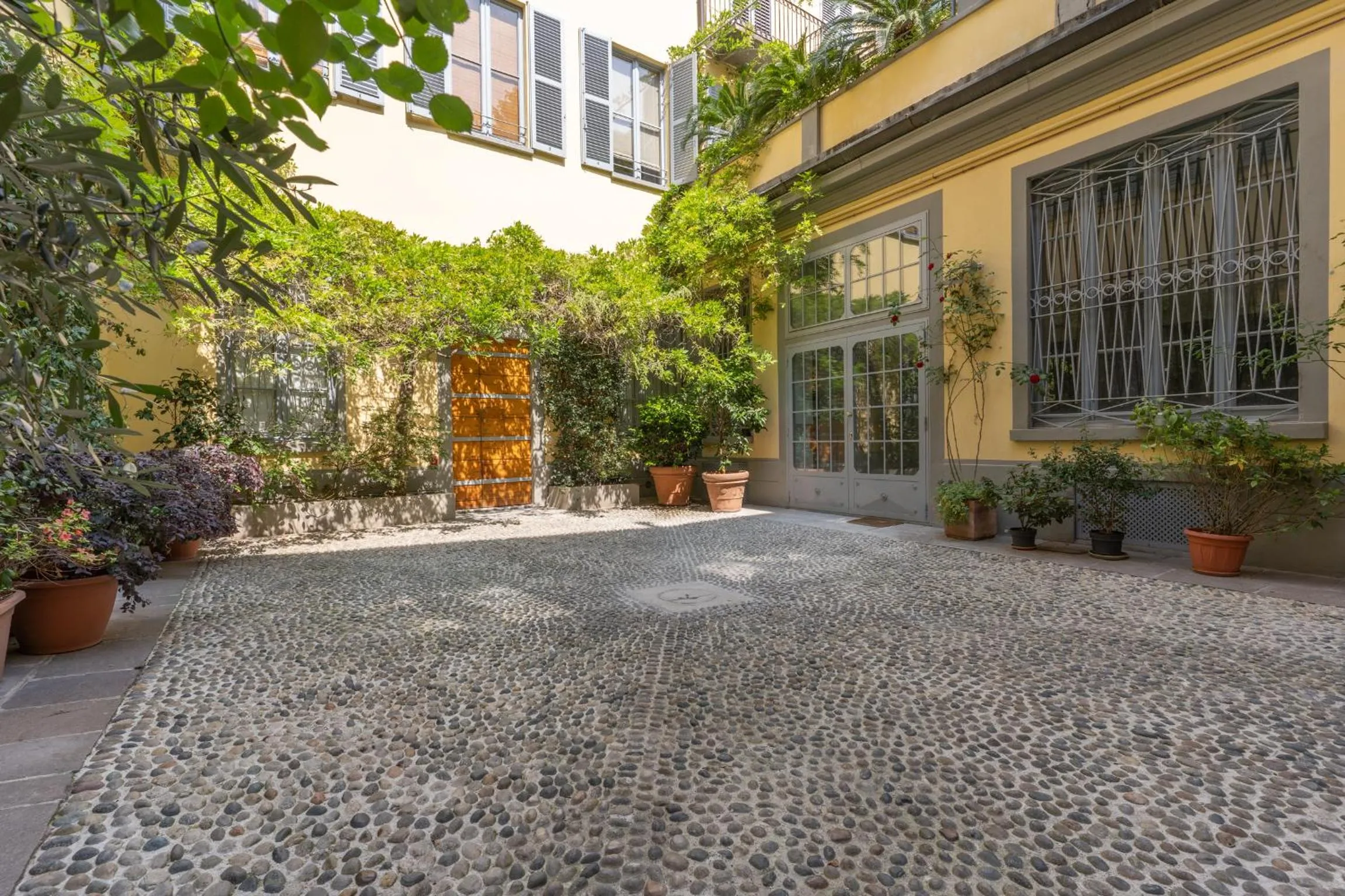 Property building in Duomo Smart Suites