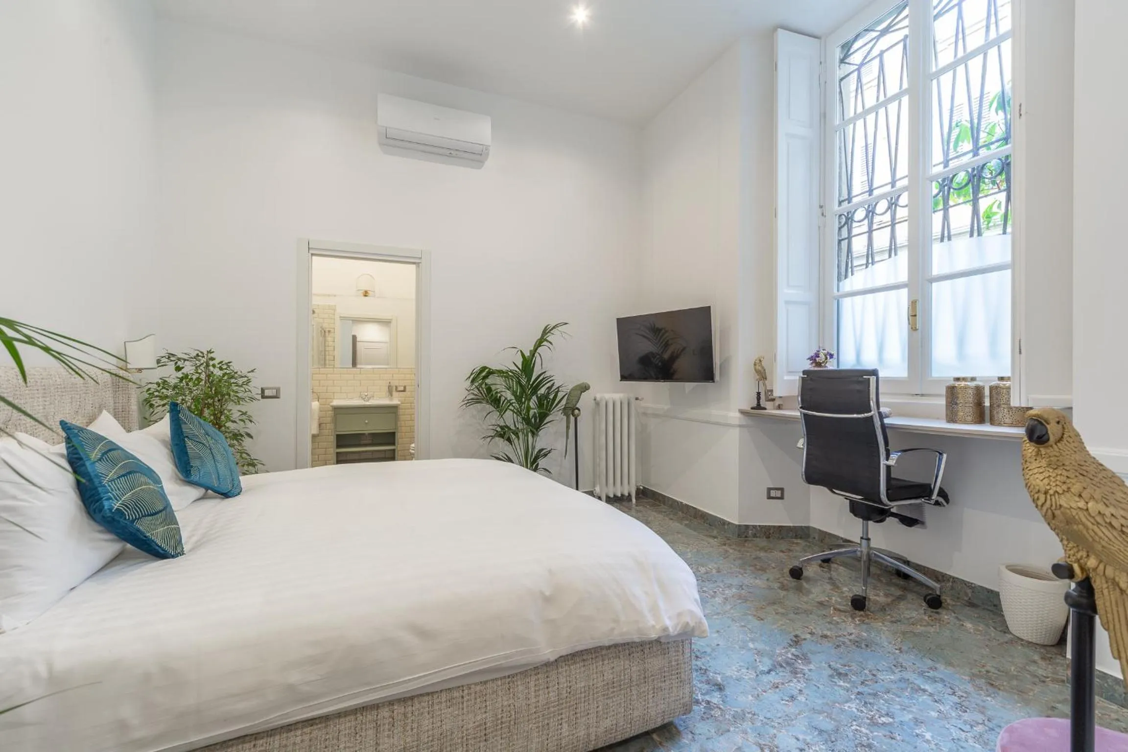 Bed in Duomo Smart Suites