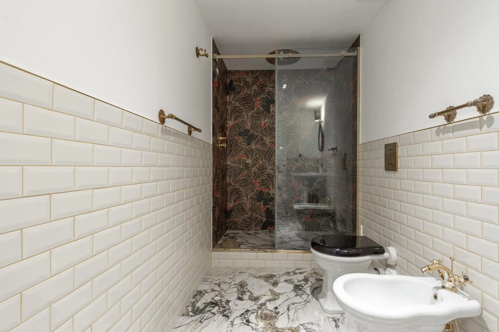 Shower in Duomo Smart Suites