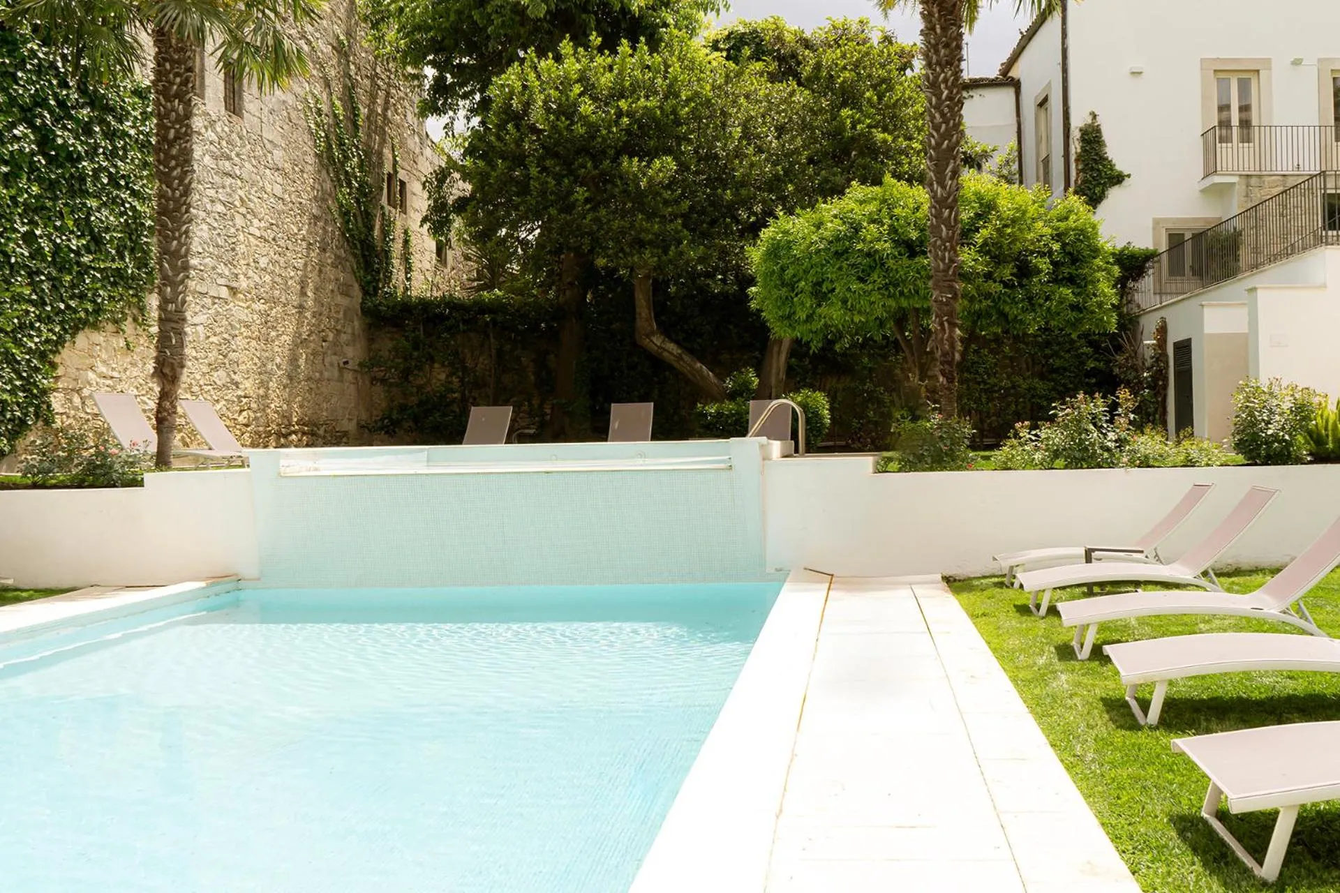 Swimming pool in Villa Del Lauro