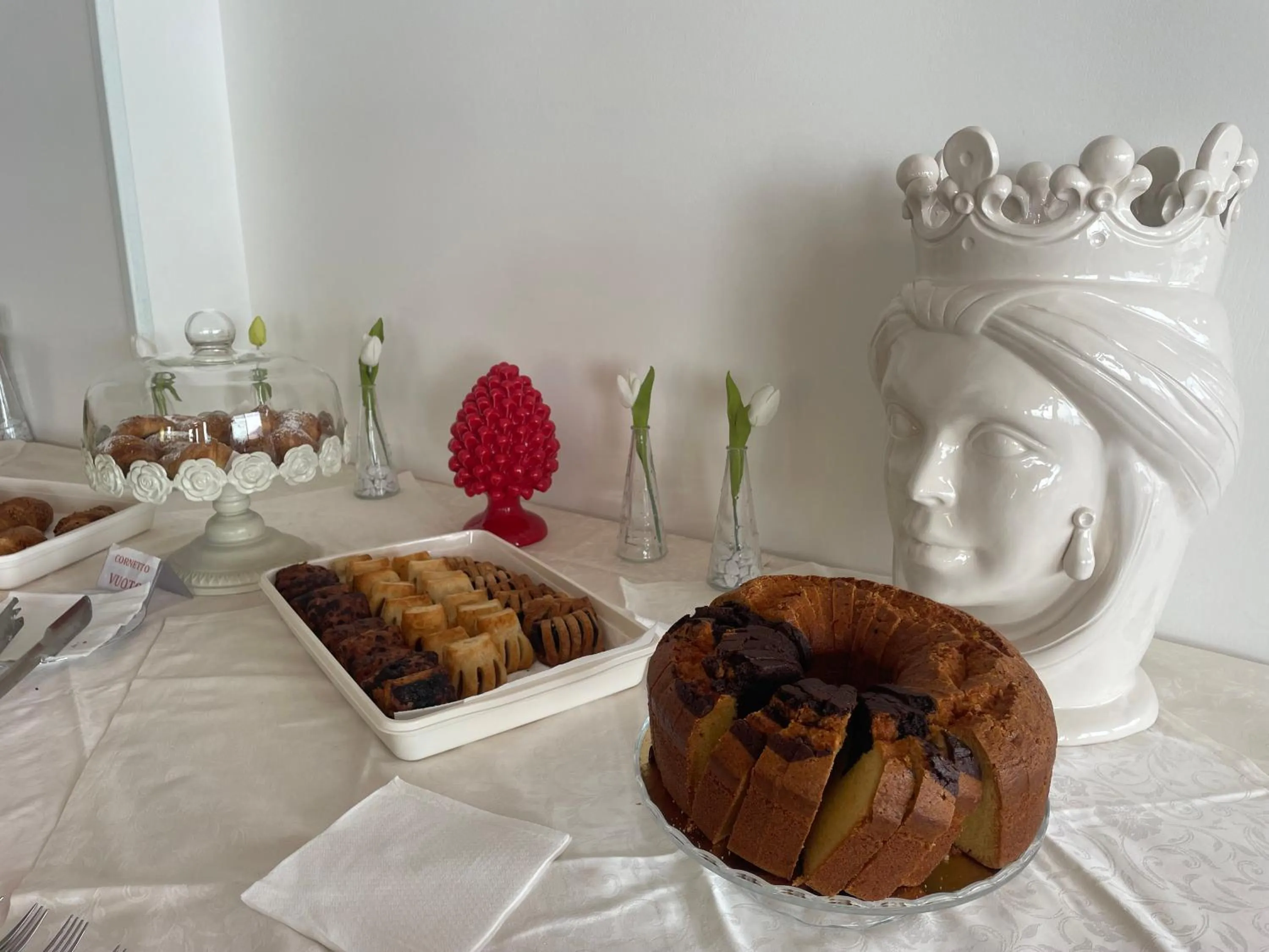 Continental breakfast in Bay Palace Mazzarò