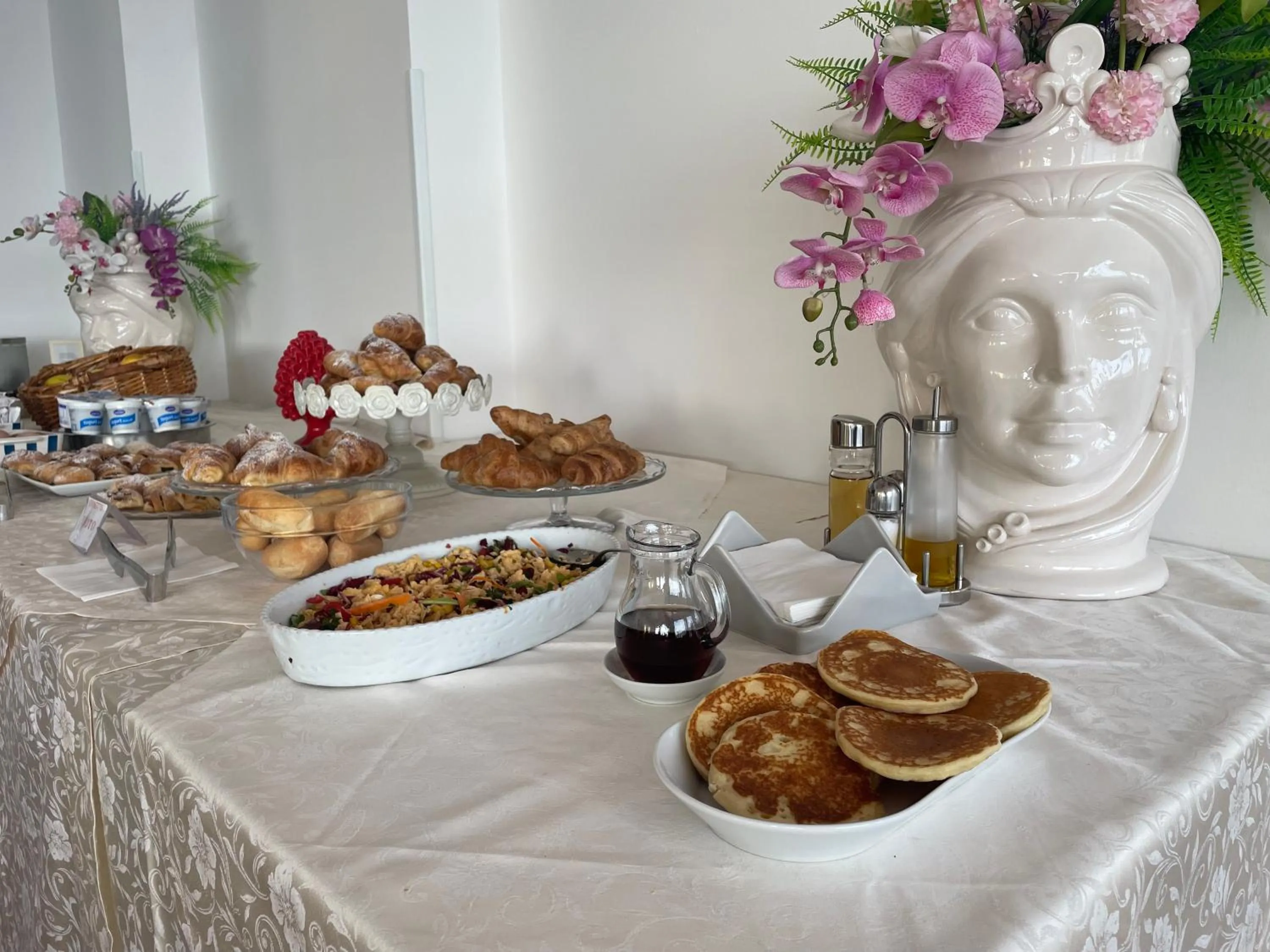 Continental breakfast in Bay Palace Mazzarò