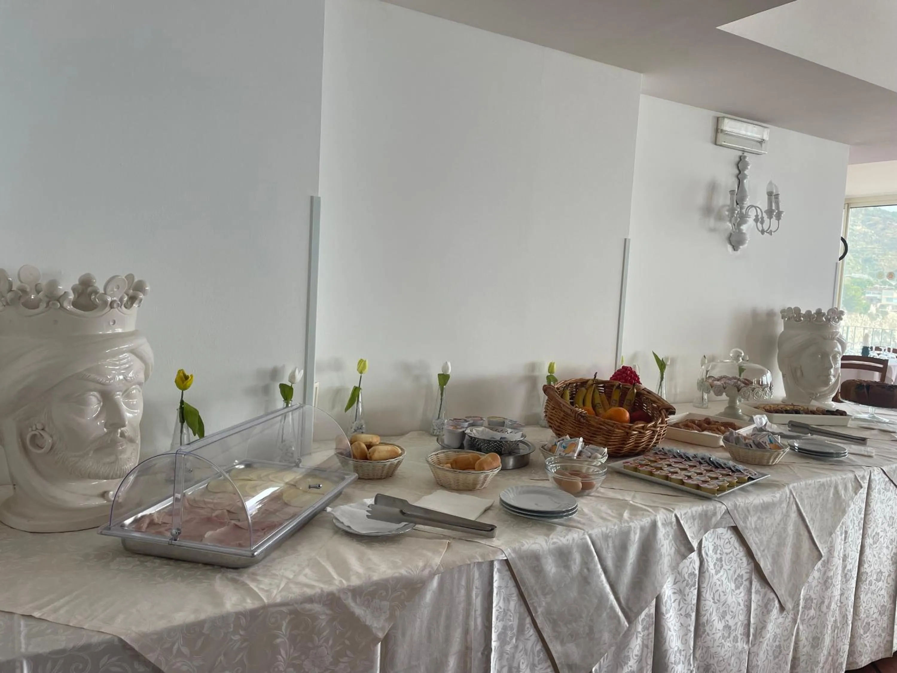 Continental breakfast in Bay Palace Mazzarò