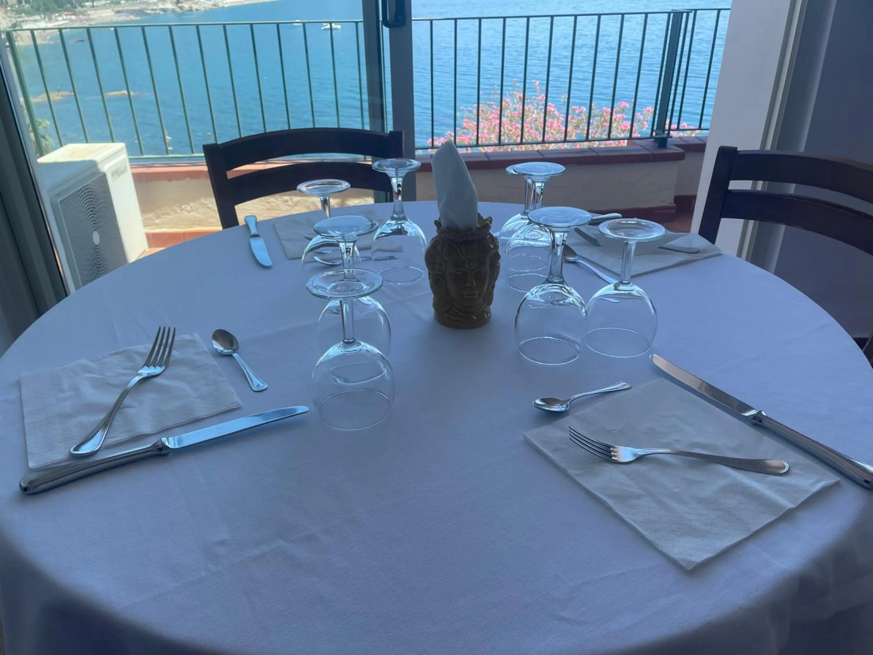 Continental breakfast in Bay Palace Mazzarò