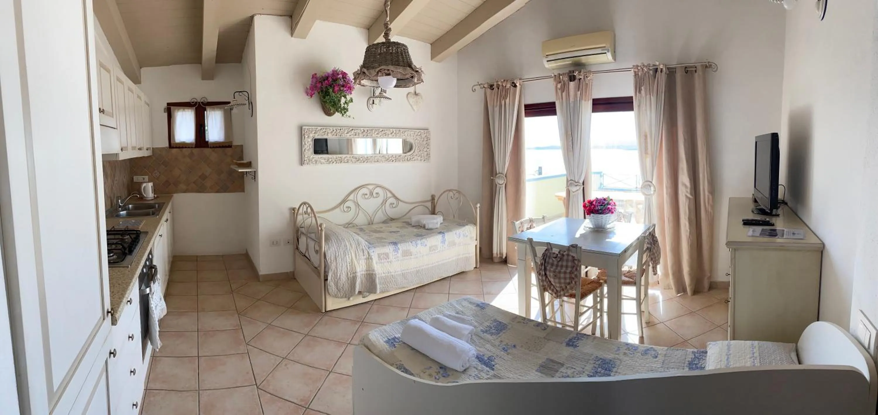 View (from property/room), Bed in Hotel Tabby