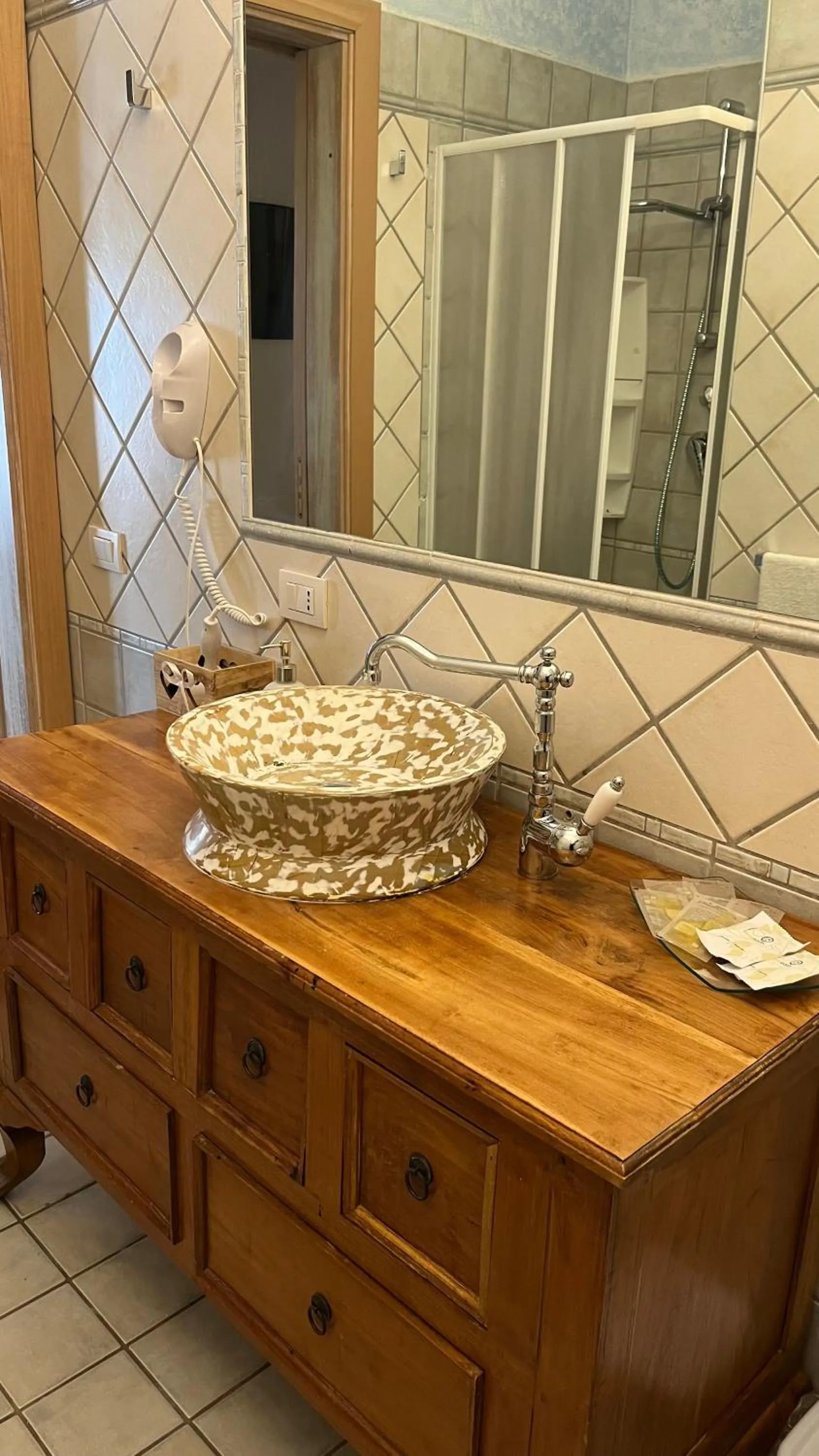 Bathroom in Hotel Tabby