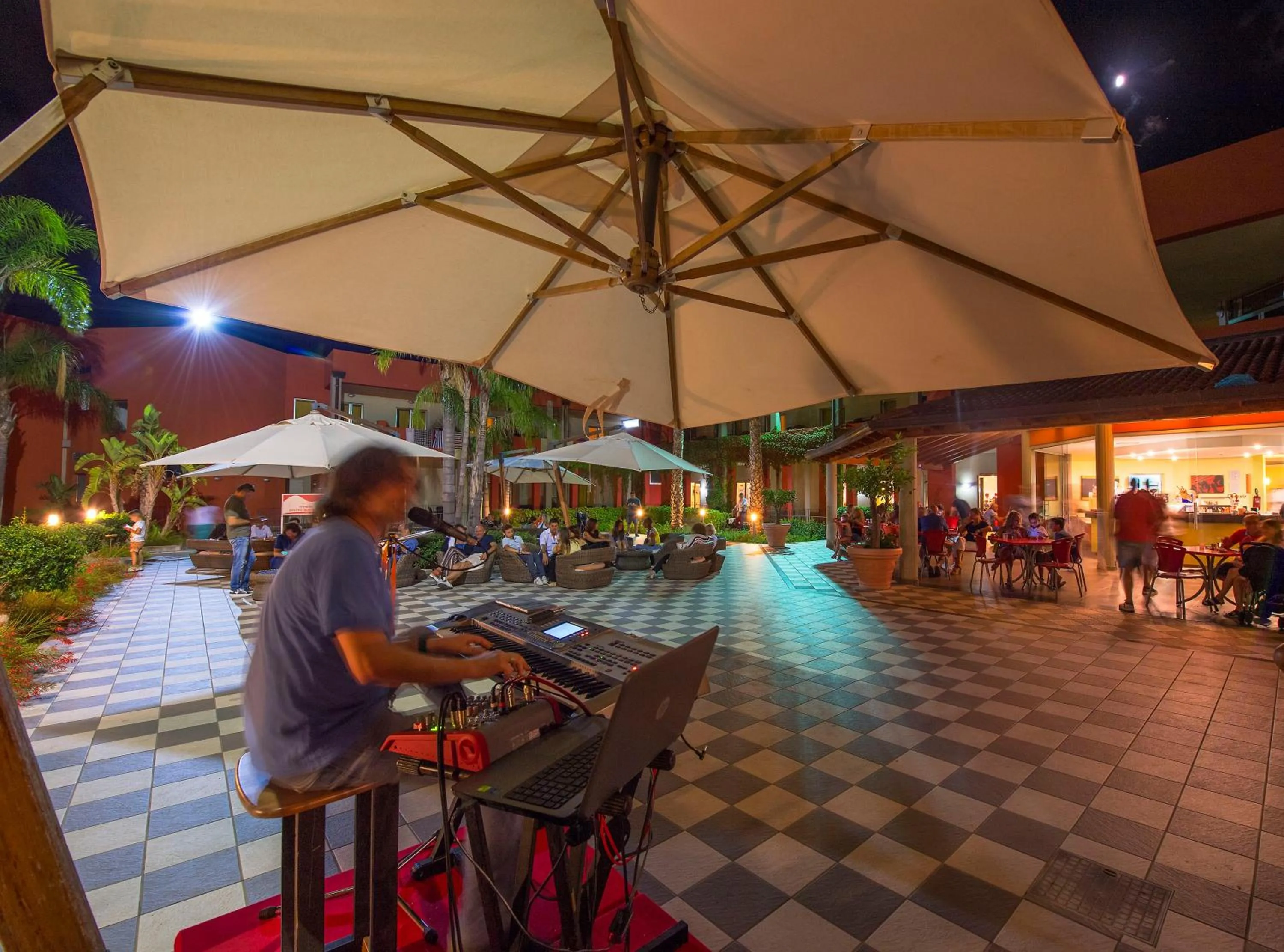 Lounge or bar in VOI Baia di Tindari Resort