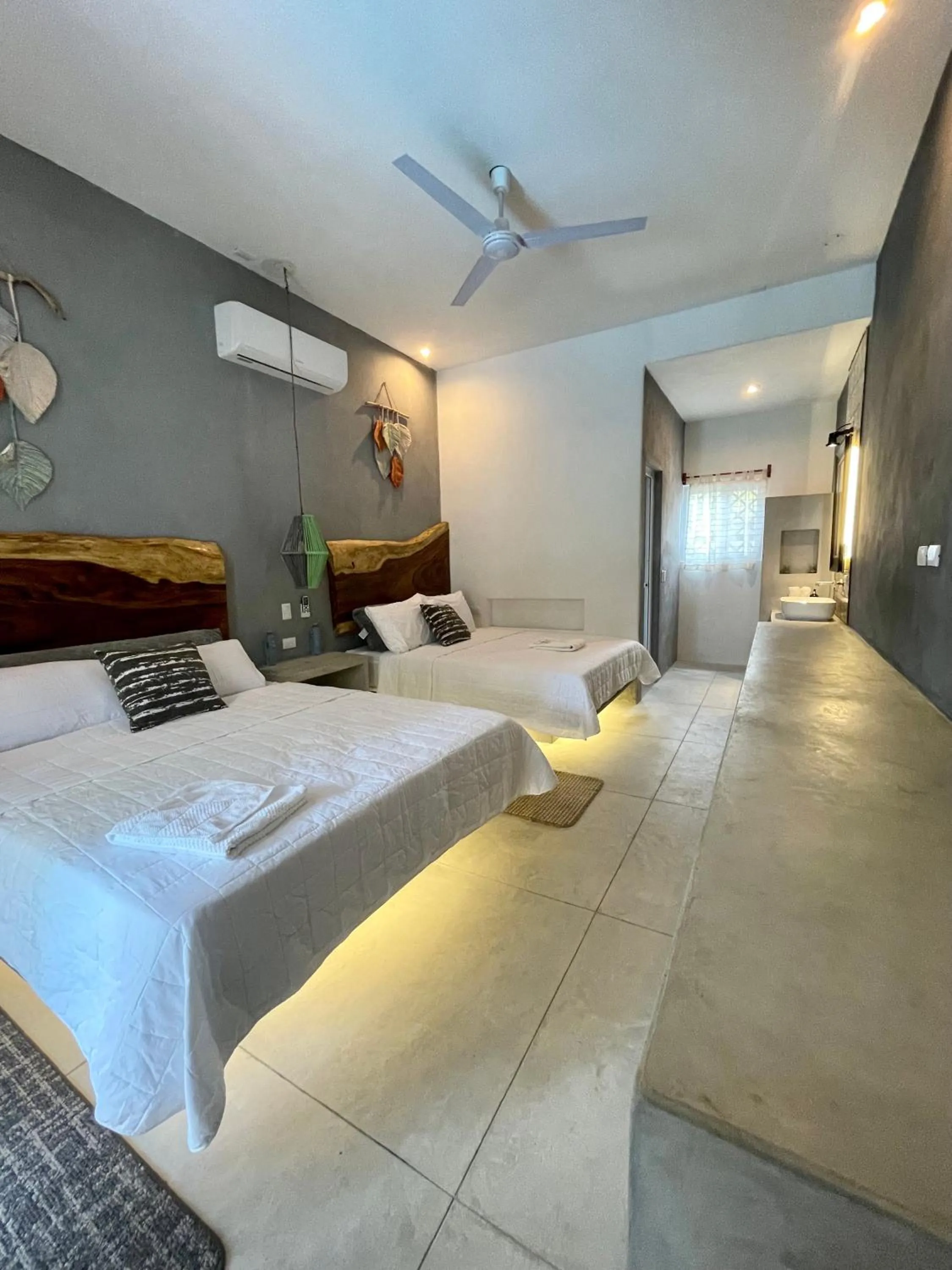 Bedroom, Bed in Johnnys Place Hotel