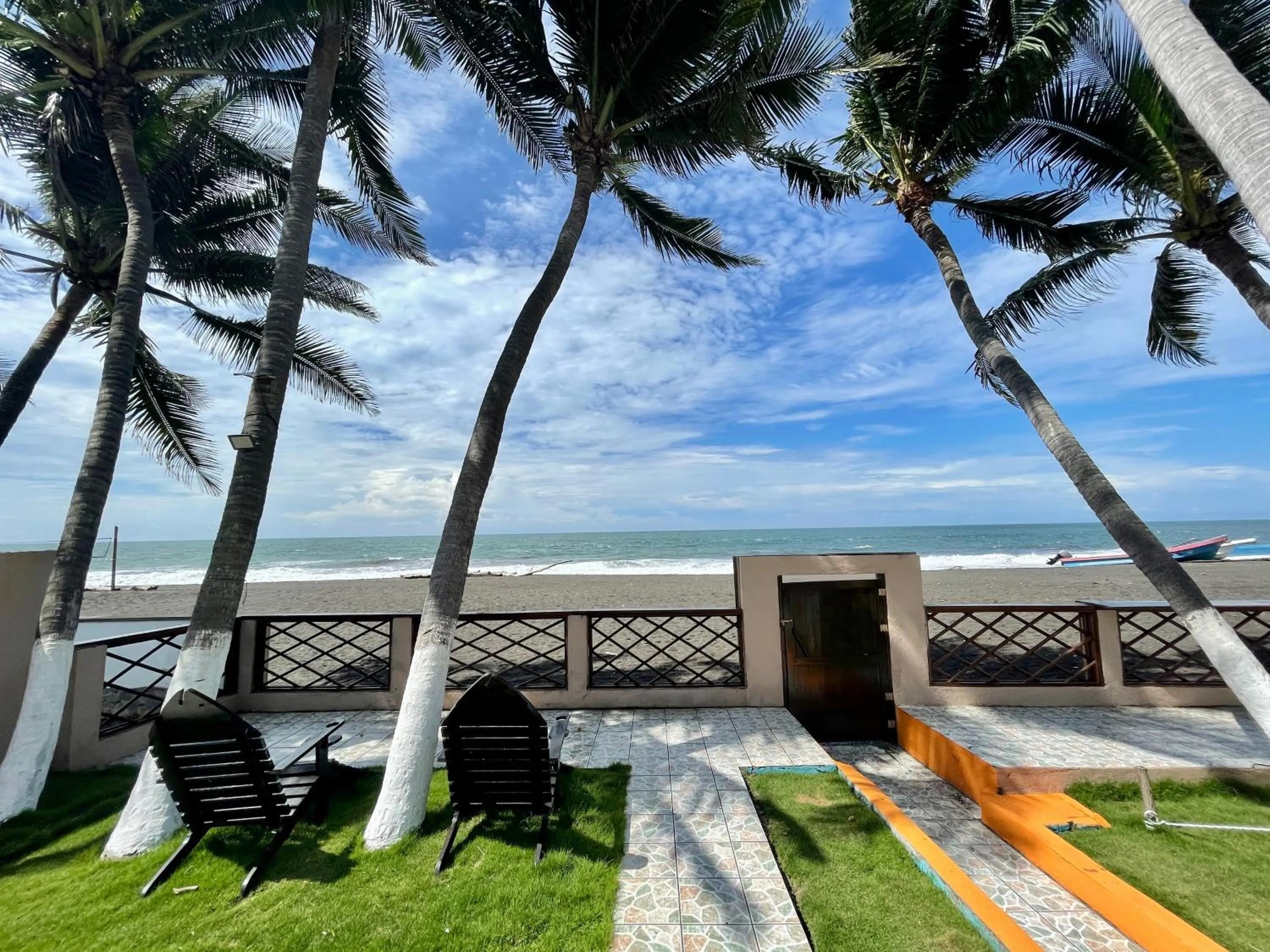 Sea view in Johnnys Place Hotel