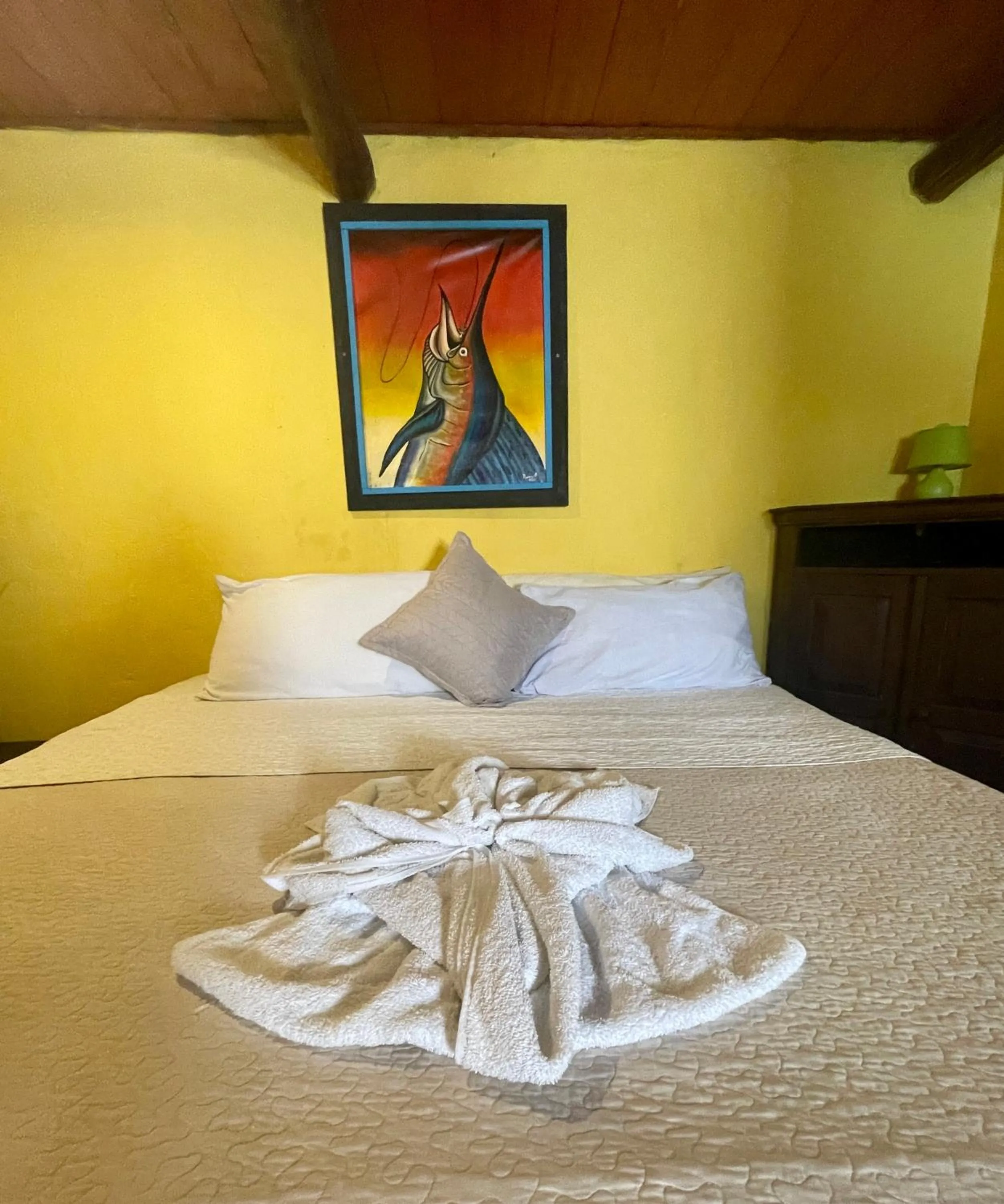 Bed in Johnnys Place Hotel