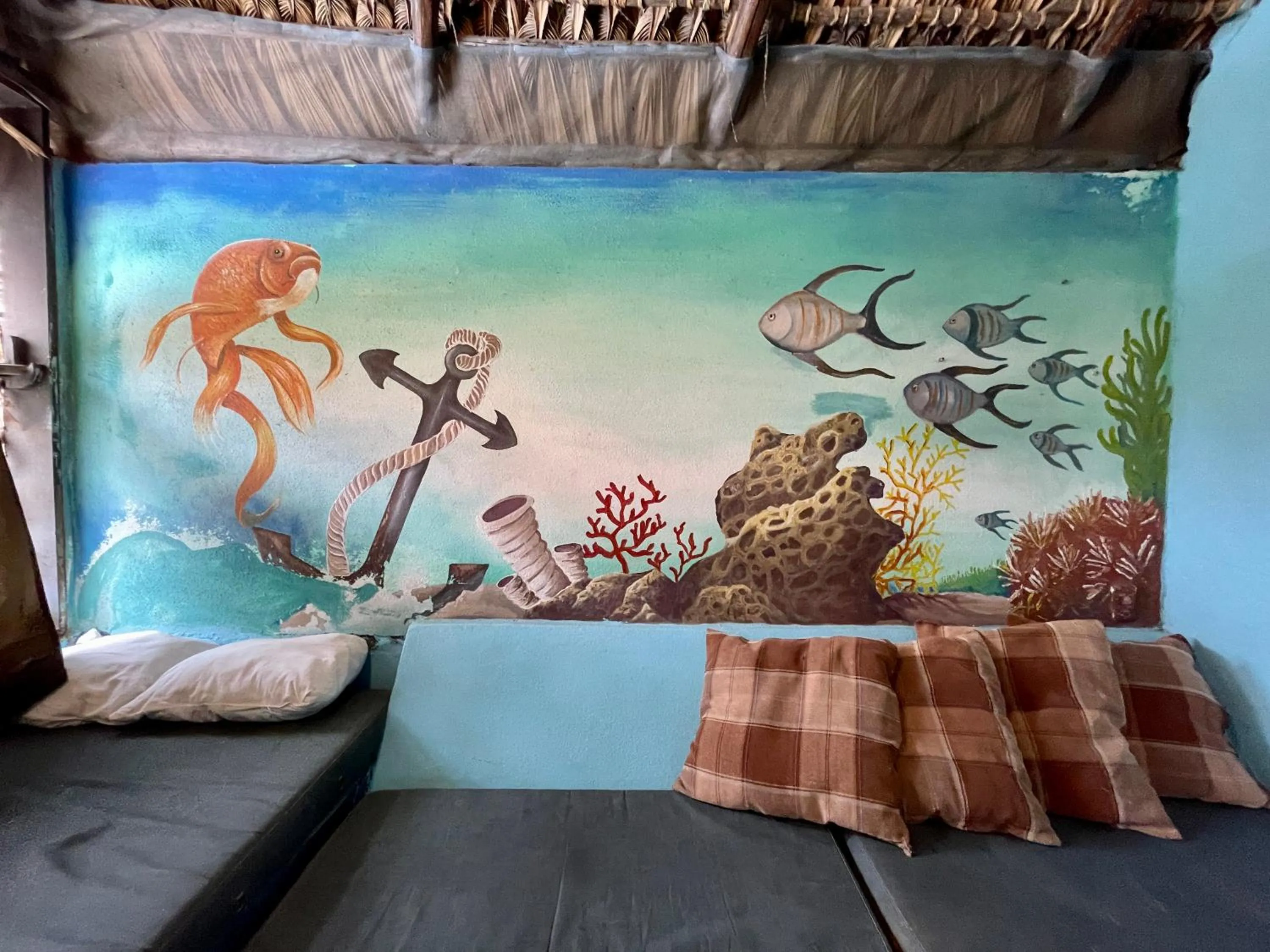 Living room, Bed in Johnnys Place Hotel