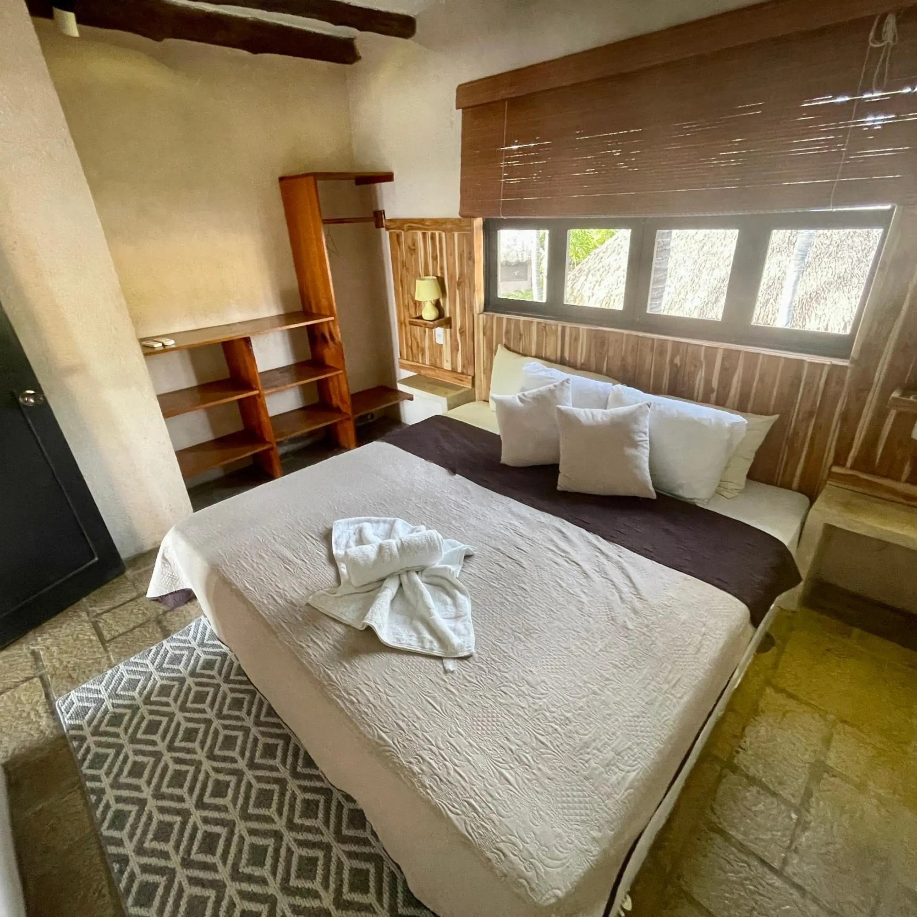 Deluxe Suite with Sea View in Johnnys Place Hotel Deluxe Suite with Sea View in Johnnys Place Hotel