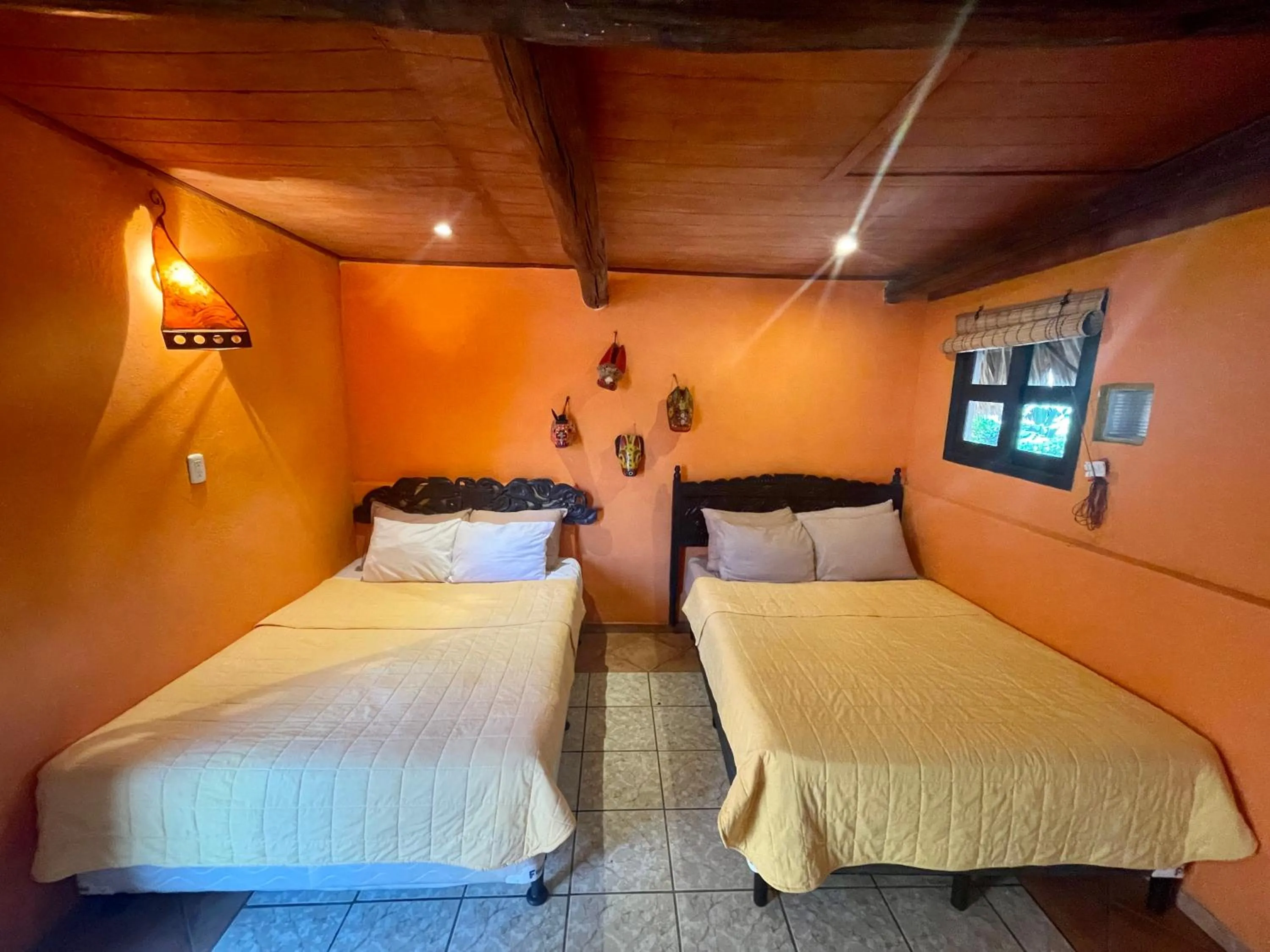 Photo of the whole room, Bed in Johnnys Place Hotel