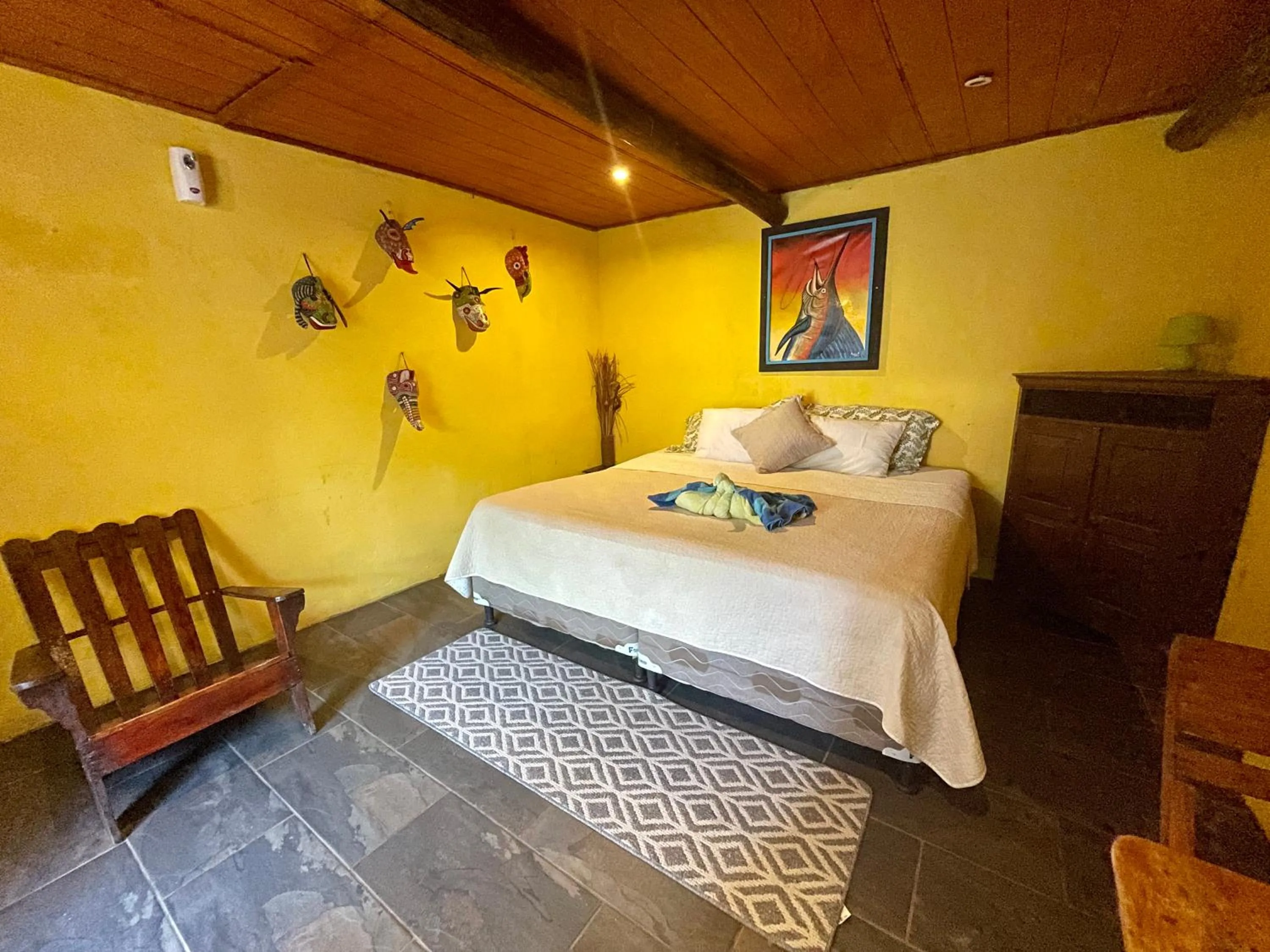 Bedroom, Bed in Johnnys Place Hotel