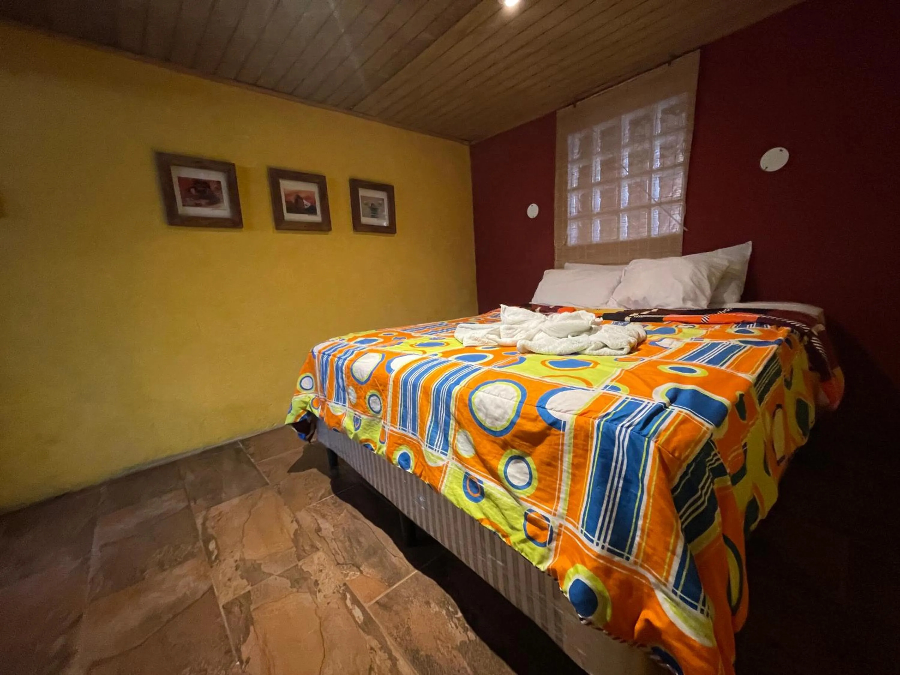 air conditioner, Bed in Johnnys Place Hotel