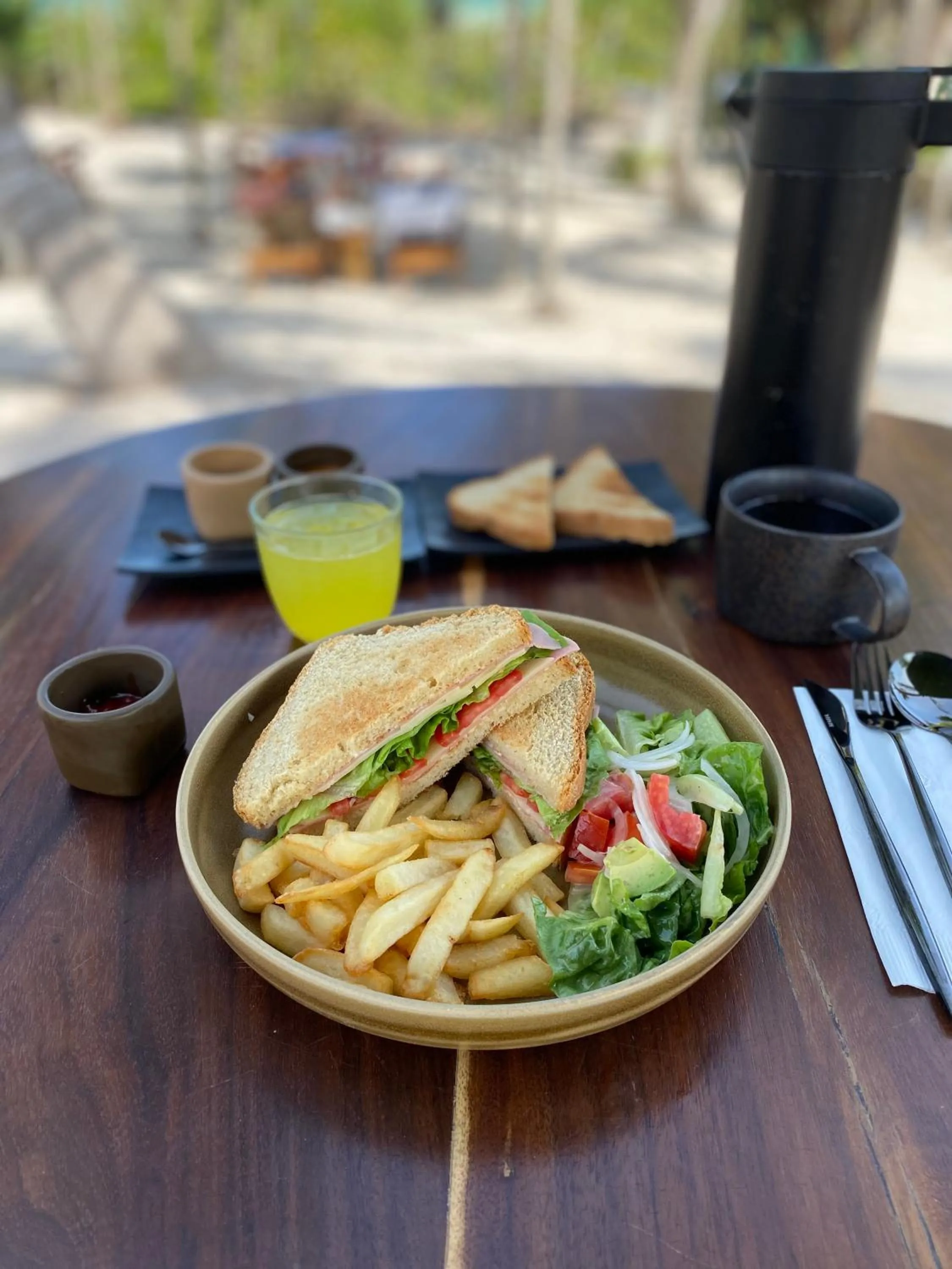 Restaurant/places to eat in Cucu Hotel El Cuyo