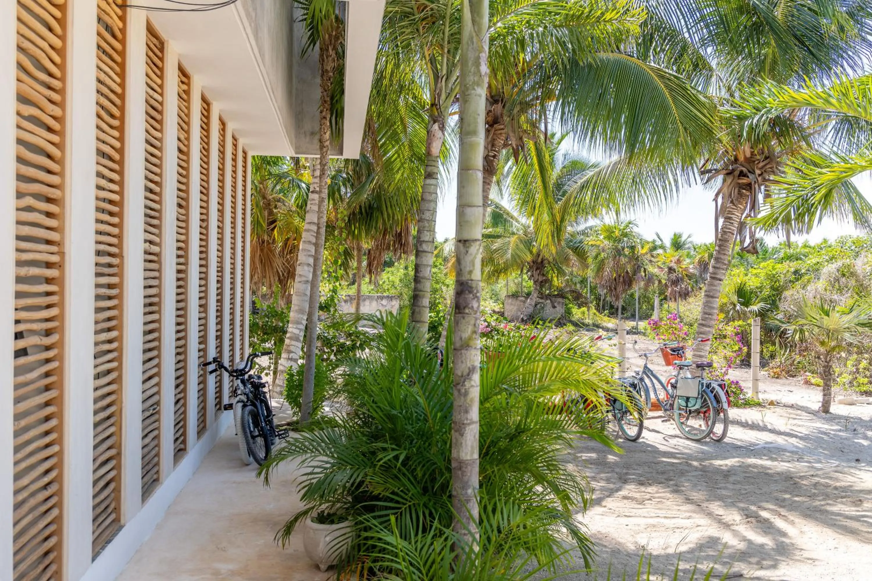 Cycling in Cucu Hotel El Cuyo