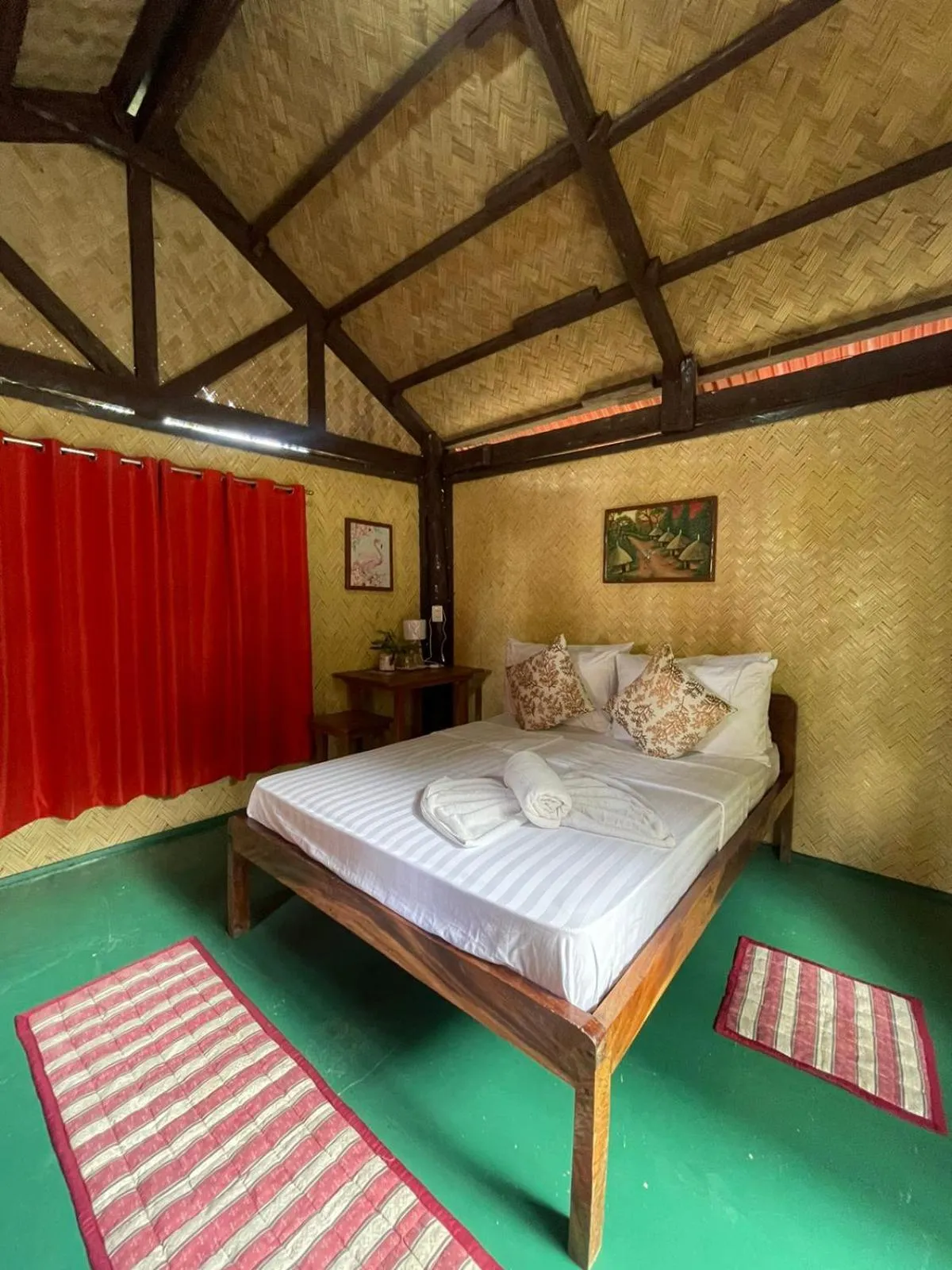 Bedroom, Bed in Concepcion Divers Lodge