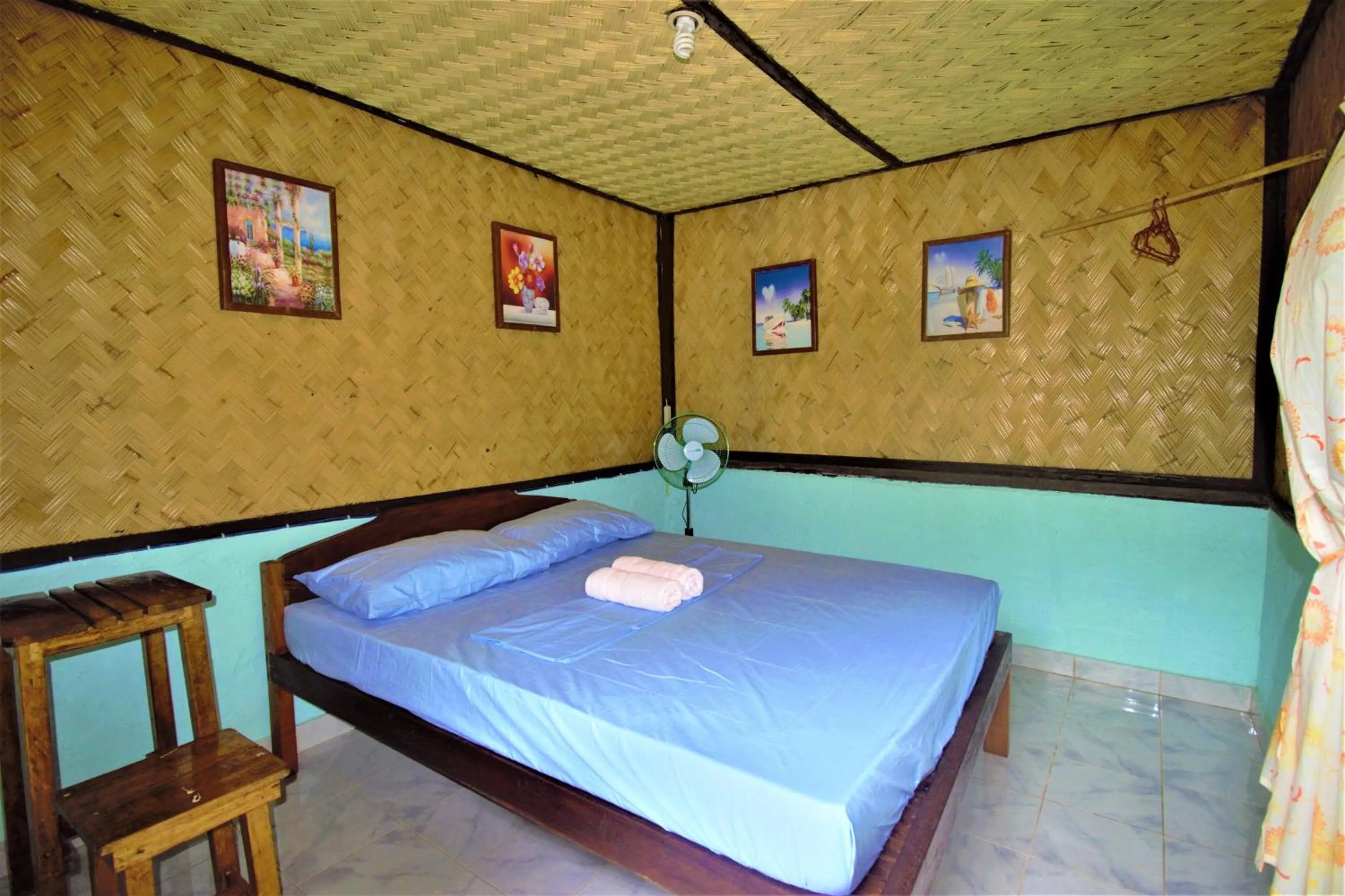 Bed in Concepcion Divers Lodge