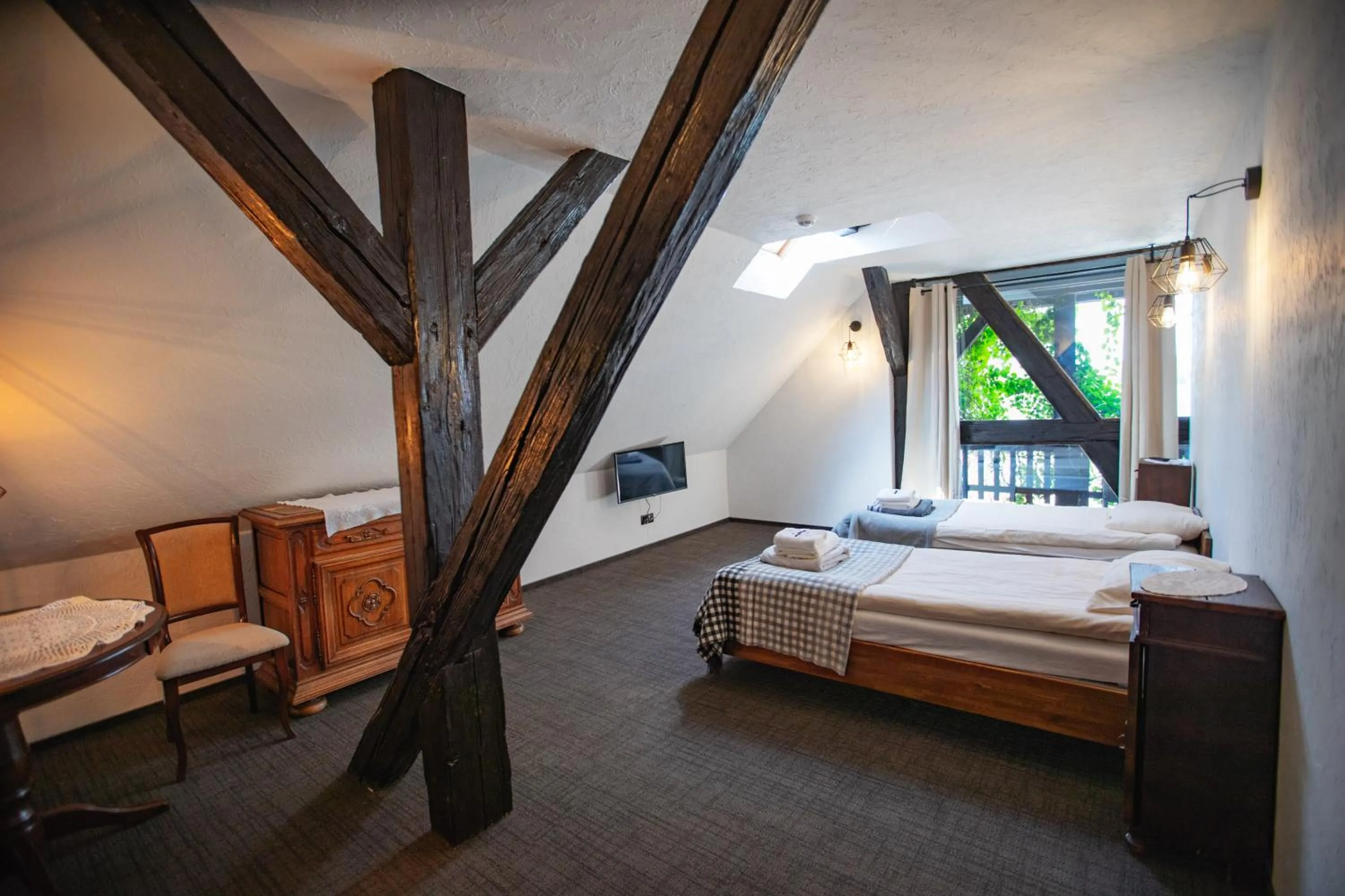 Photo of the whole room, Bed in Gospoda pod Czarnym Łabędziem