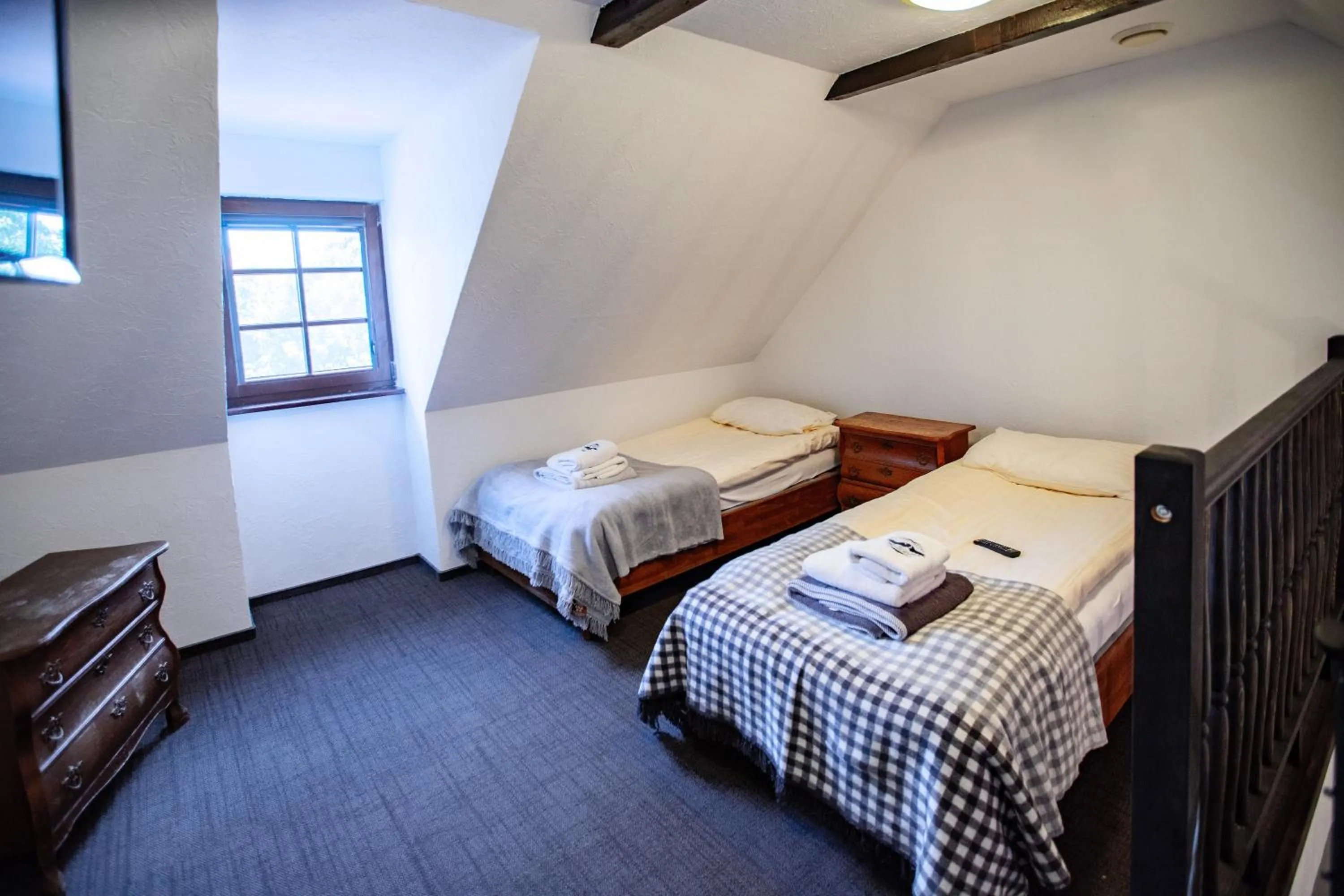 Photo of the whole room, Bed in Gospoda pod Czarnym Łabędziem