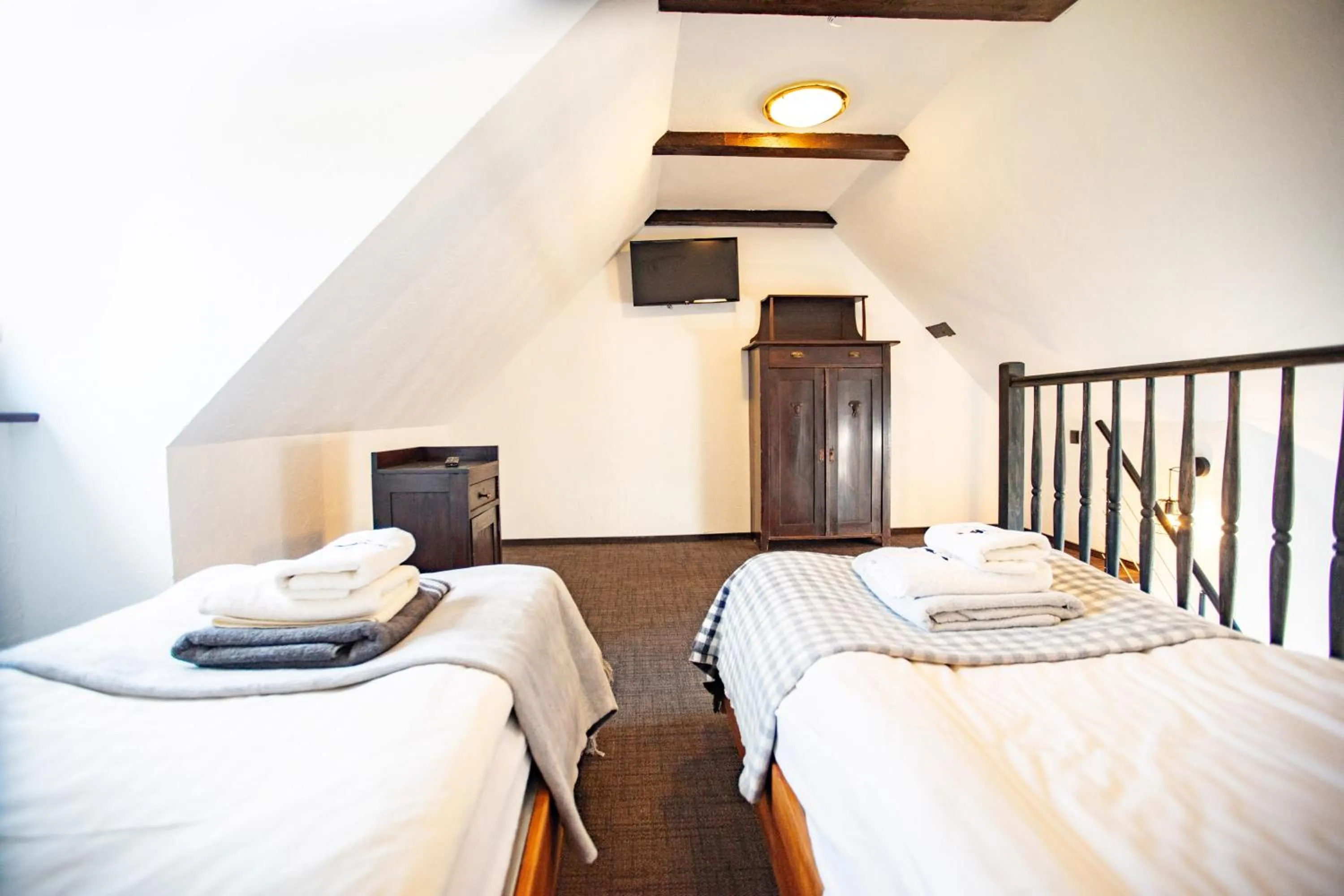 Photo of the whole room, Bed in Gospoda pod Czarnym Łabędziem