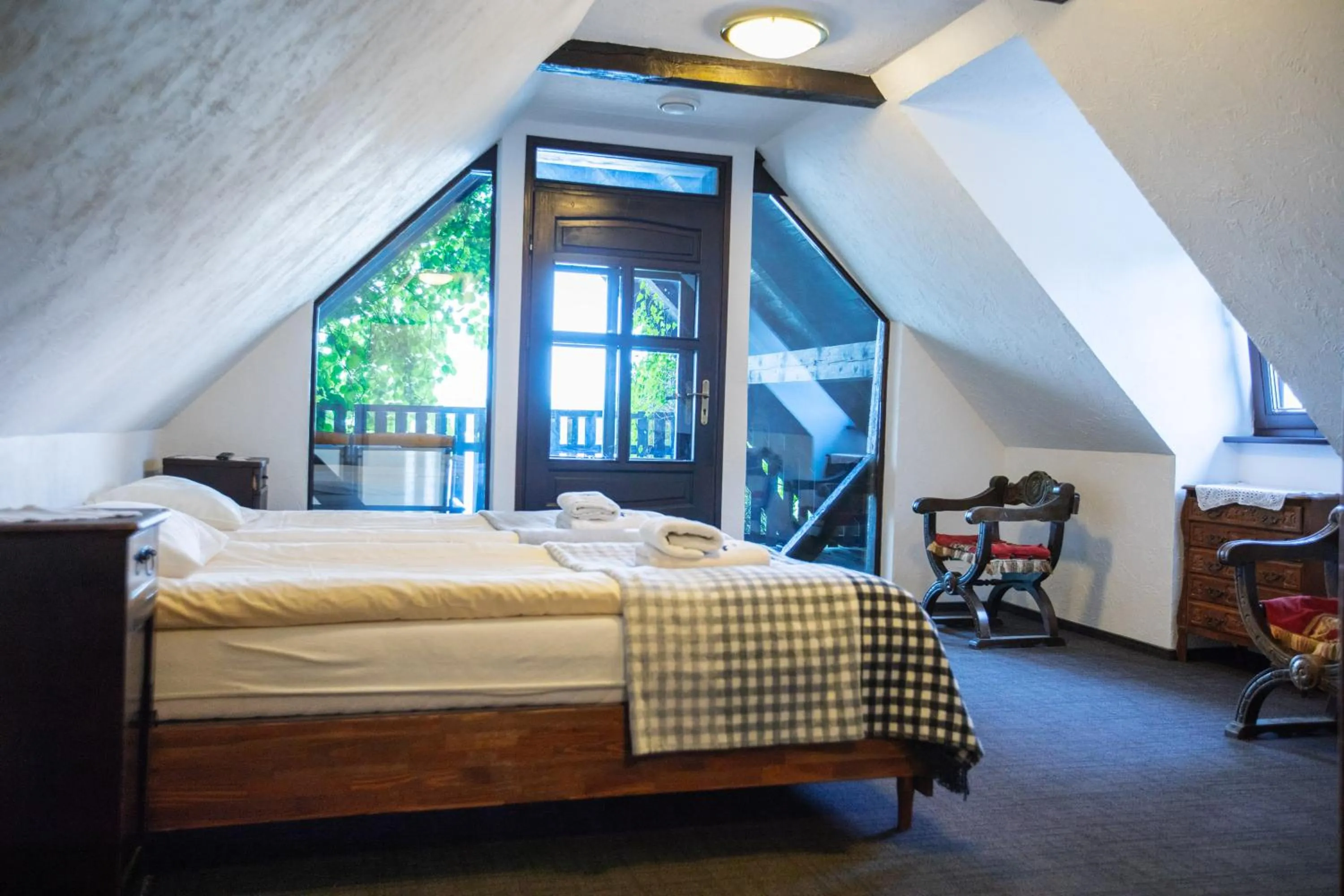 Photo of the whole room, Bed in Gospoda pod Czarnym Łabędziem