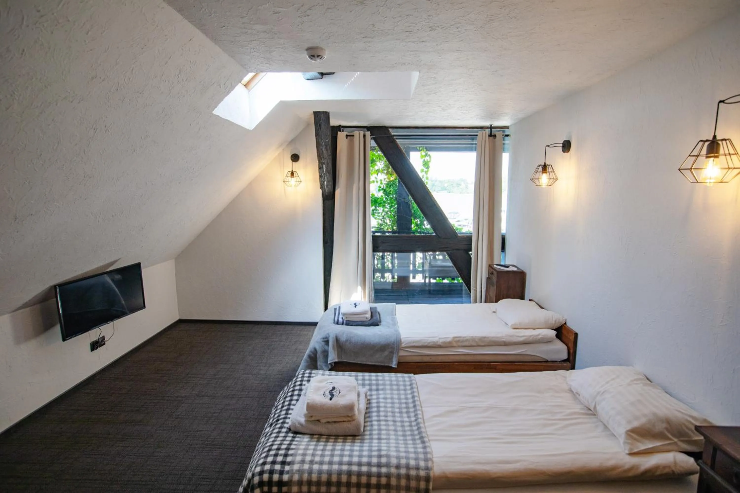 Photo of the whole room, Bed in Gospoda pod Czarnym Łabędziem