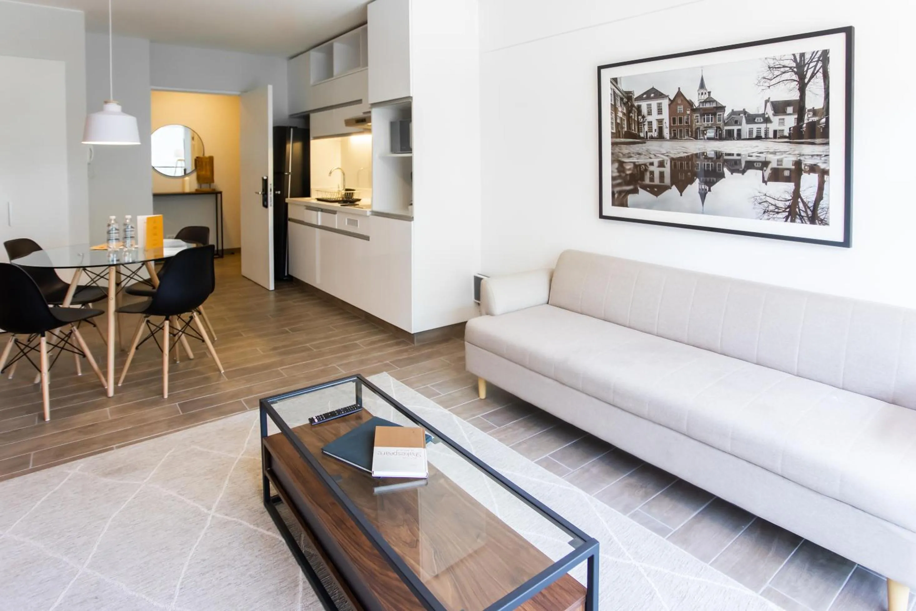 Dining area in Wynwood Berlin in Miraflores