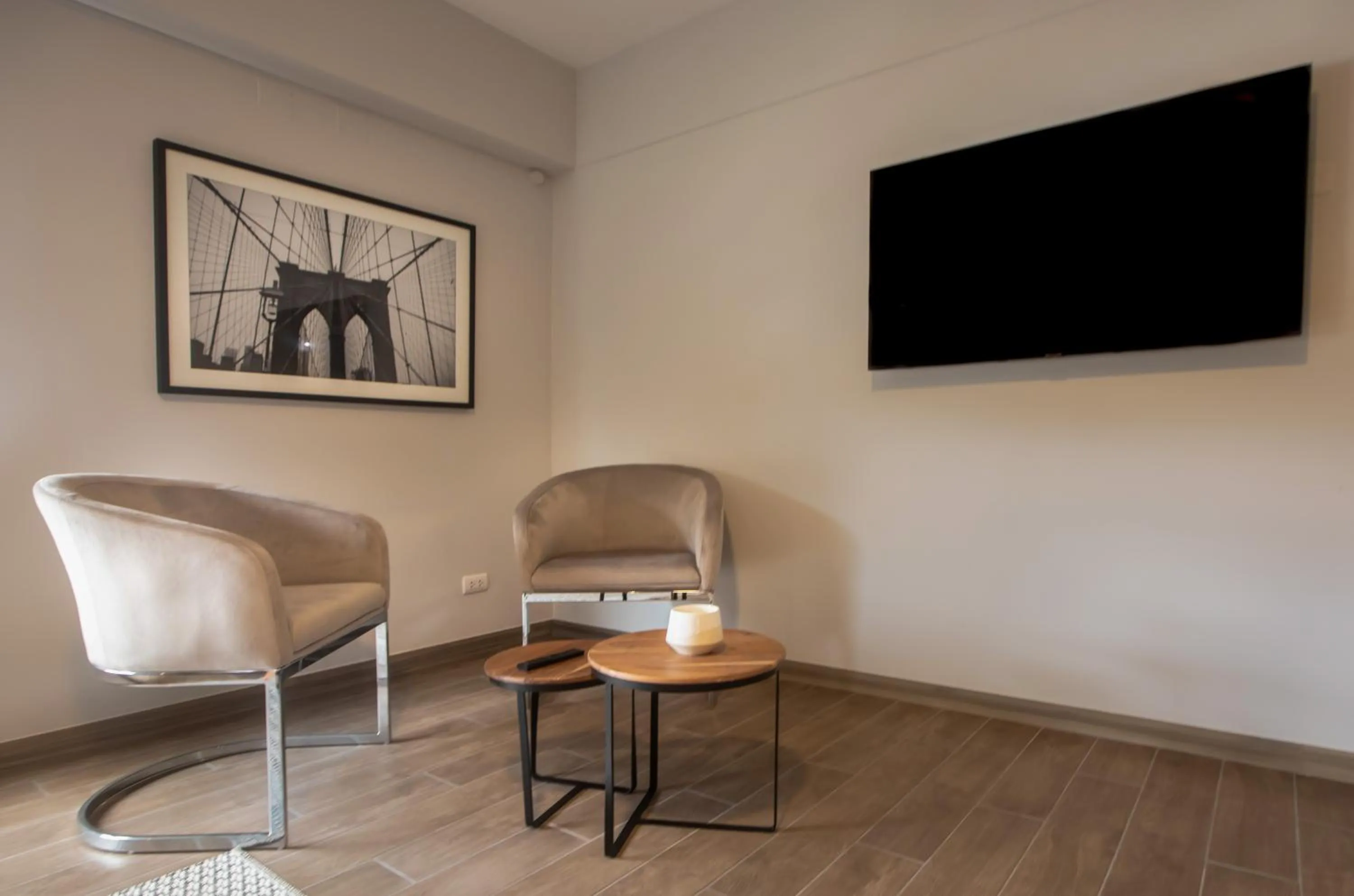 TV and multimedia in SoHo by Wynwood House