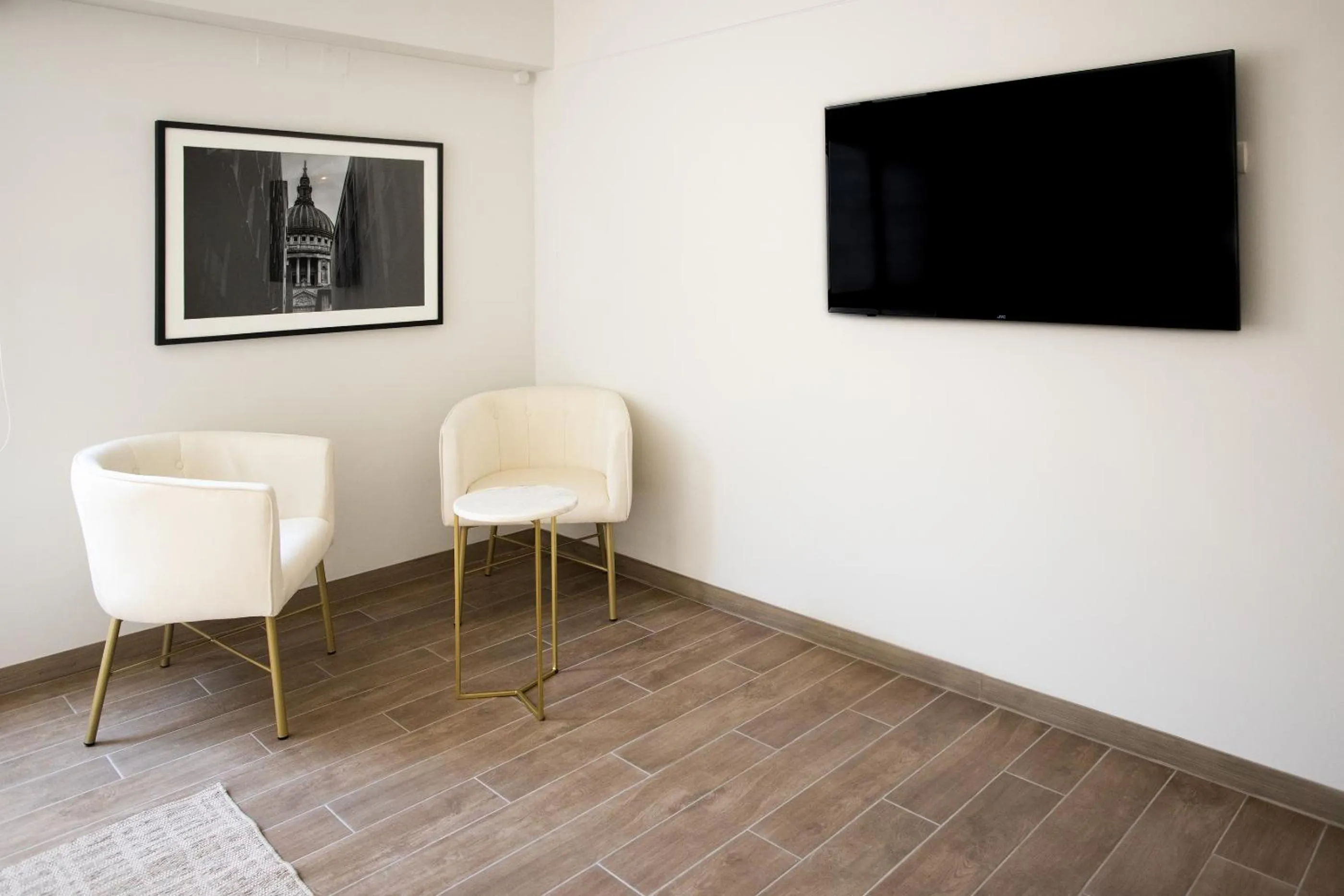 TV and multimedia in Wynwood Berlin in Miraflores