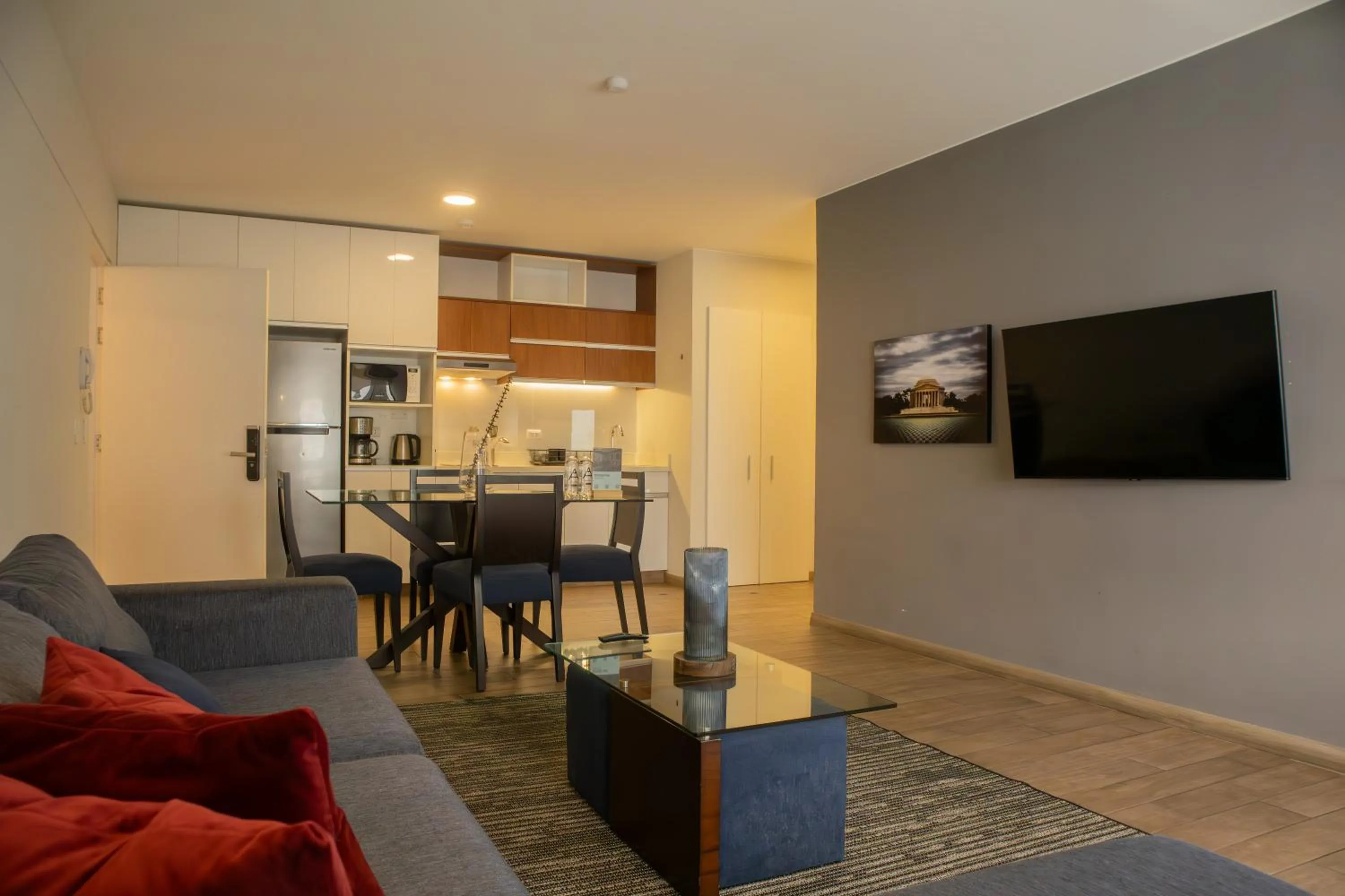 TV and multimedia in SoHo by Wynwood House