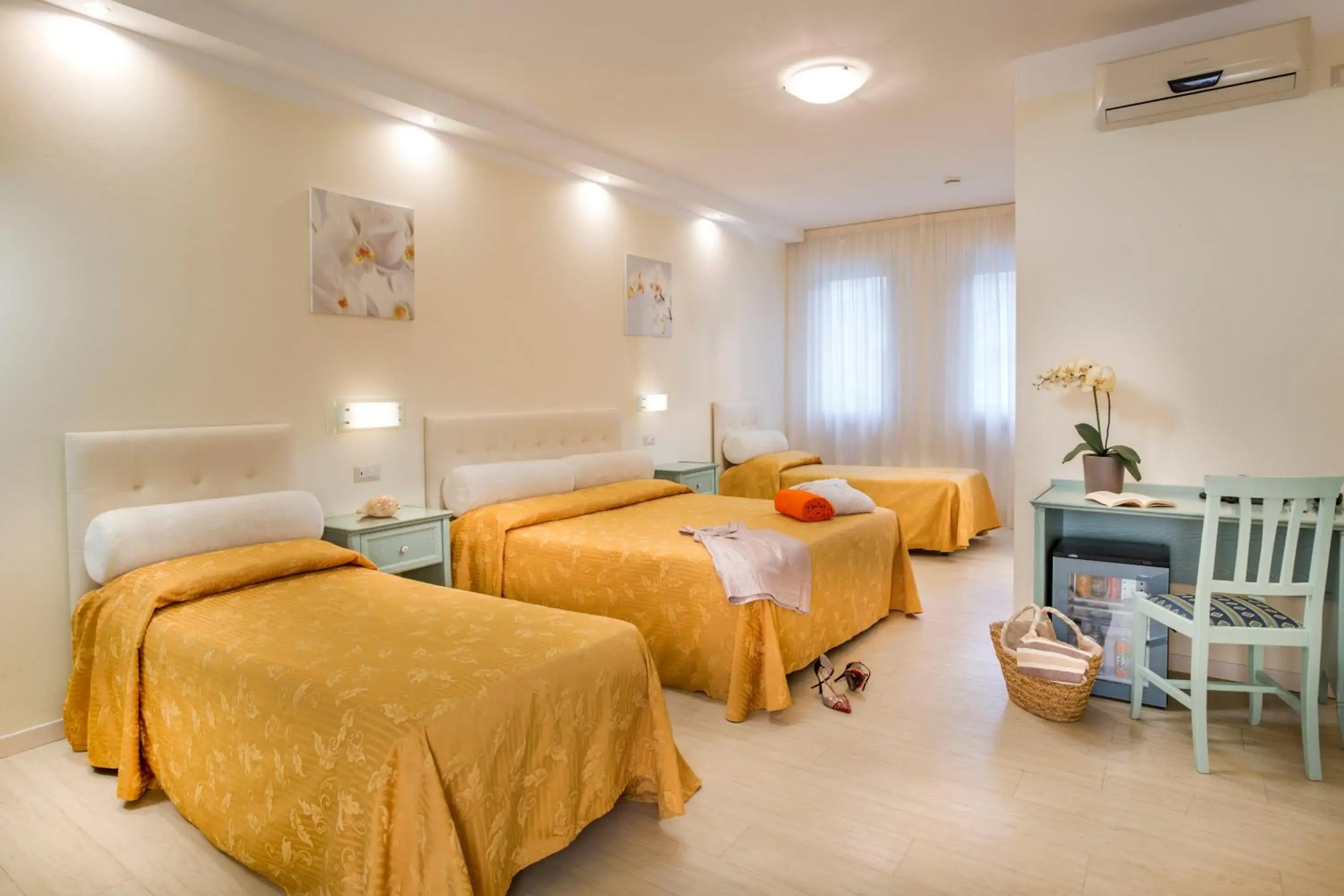 Quadruple Room - Annex in Hotel Milano Helvetia - in centro con piscina Quadruple Room - Annex in Hotel Milano Helvetia - in centro con piscina