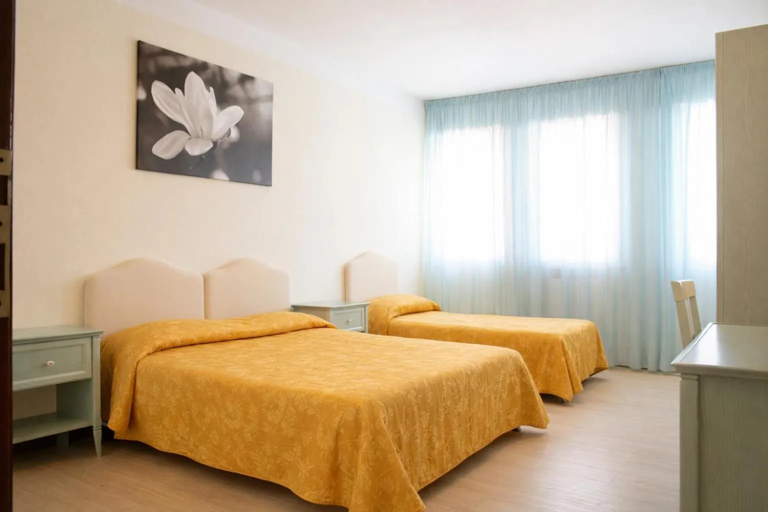 Bedroom, Bed in Hotel Milano Helvetia - in centro con piscina