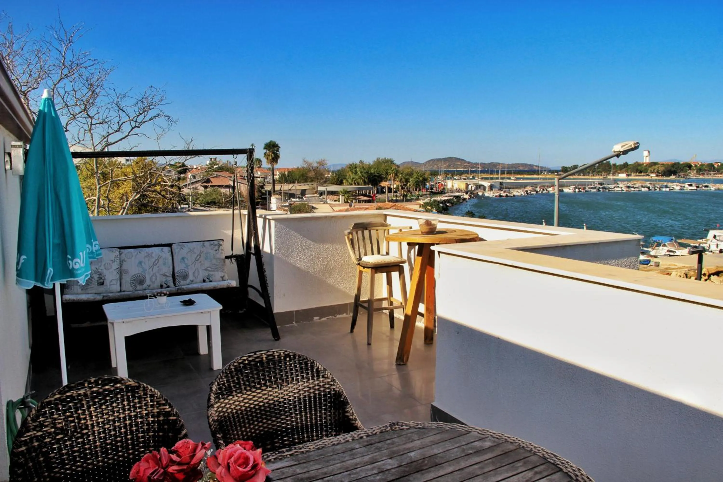 Patio in Urla Marin otel