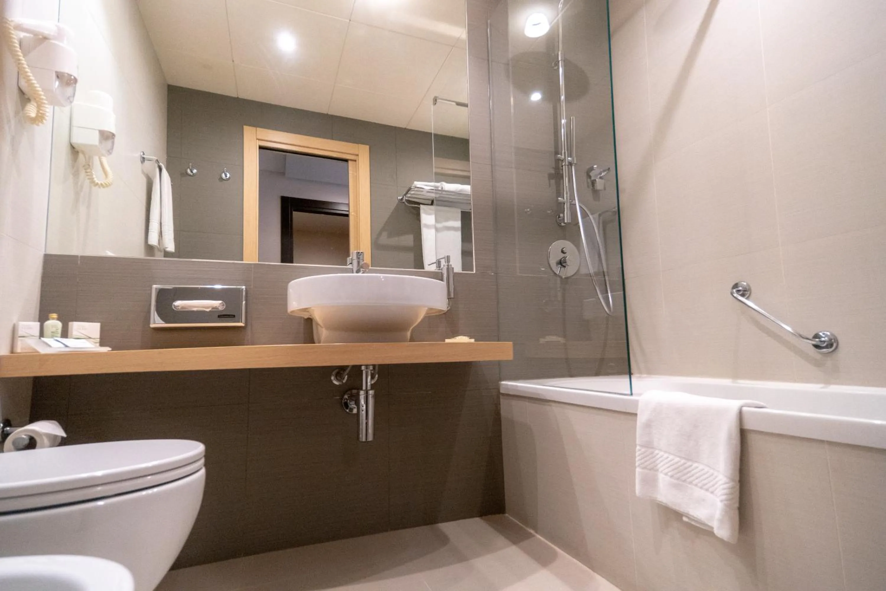 Bathroom in UNA HOTELS MH Matera