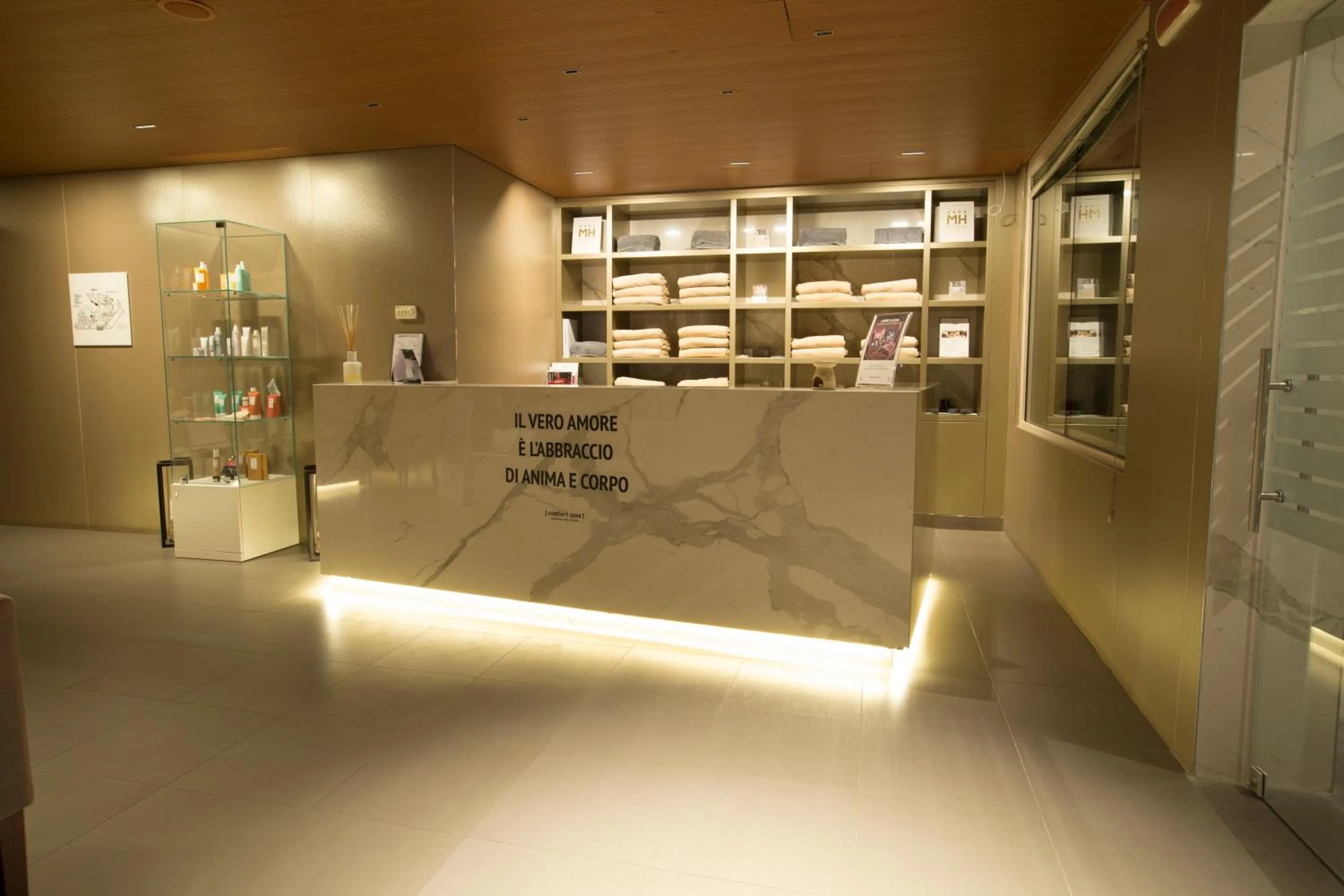 Lobby or reception in UNA HOTELS MH Matera