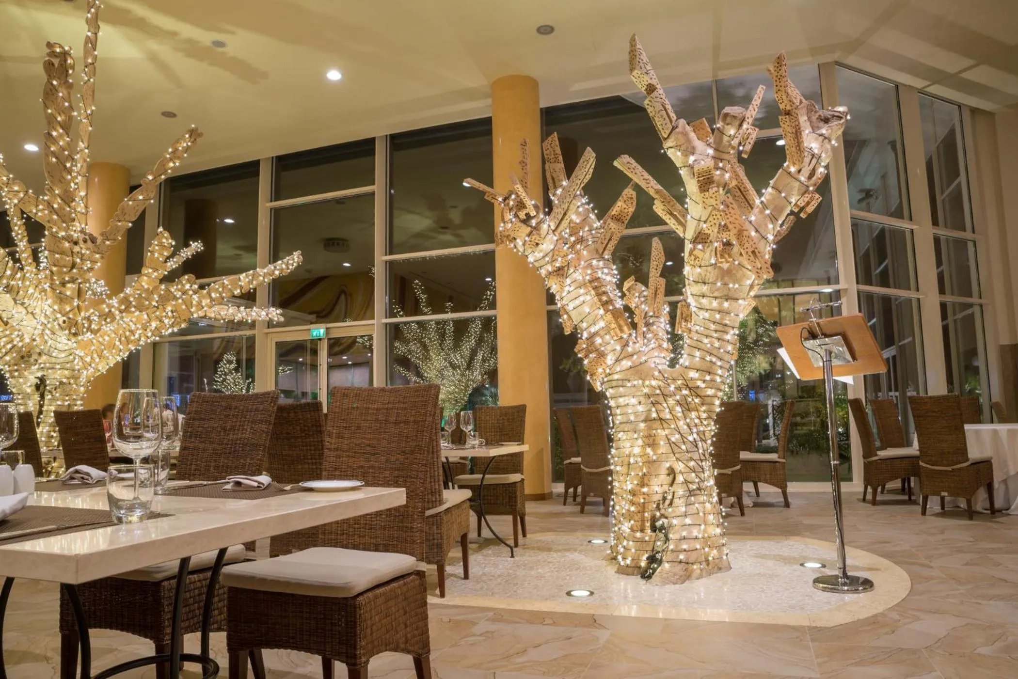 Restaurant/places to eat in UNA HOTELS MH Matera