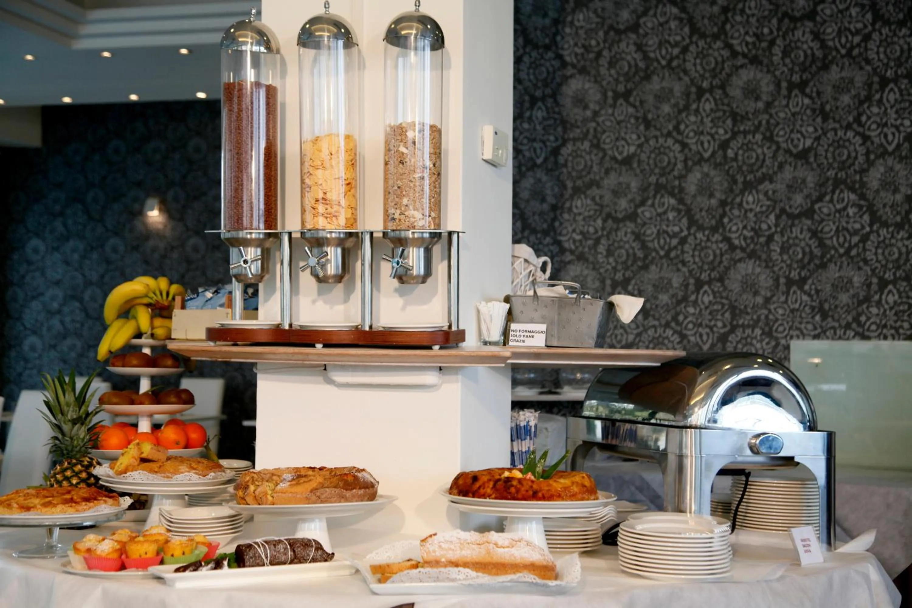 Food and drinks in Hotel Montecarlo - Vista Mare con Area Fitness