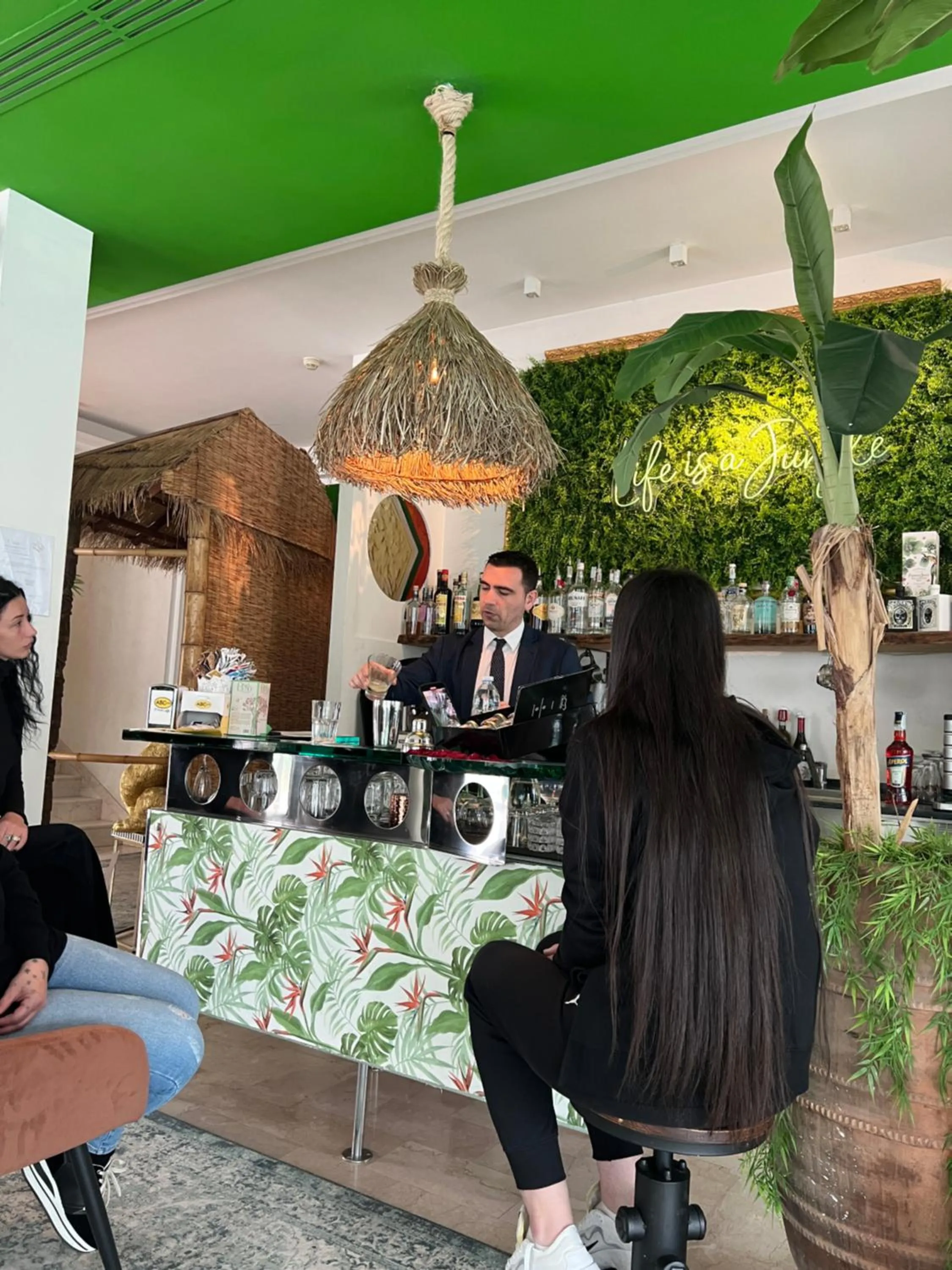 Lounge or bar in Hotel Montecarlo - Vista Mare con Area Fitness