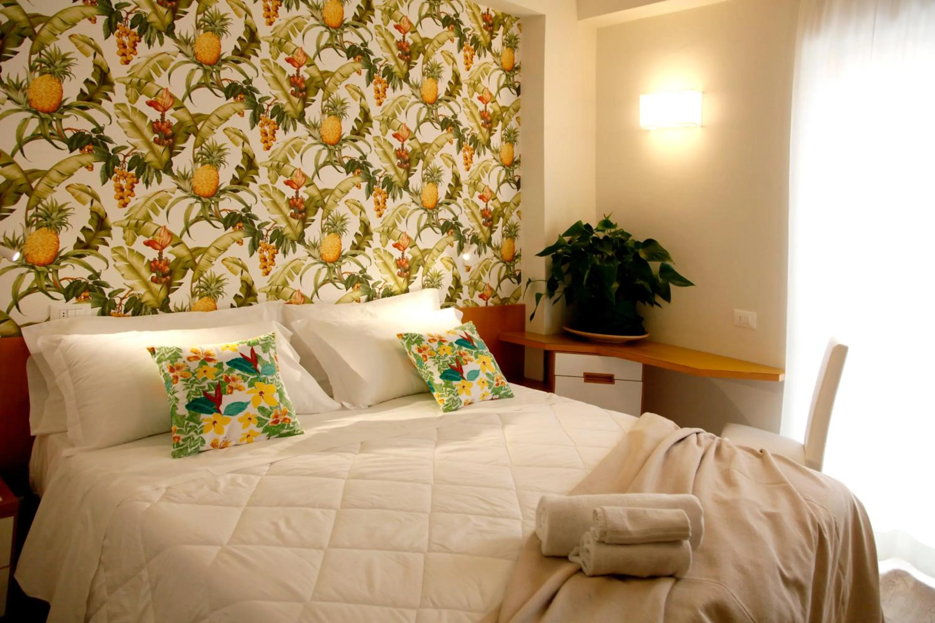 Bed in Hotel Montecarlo - Vista Mare con Area Fitness