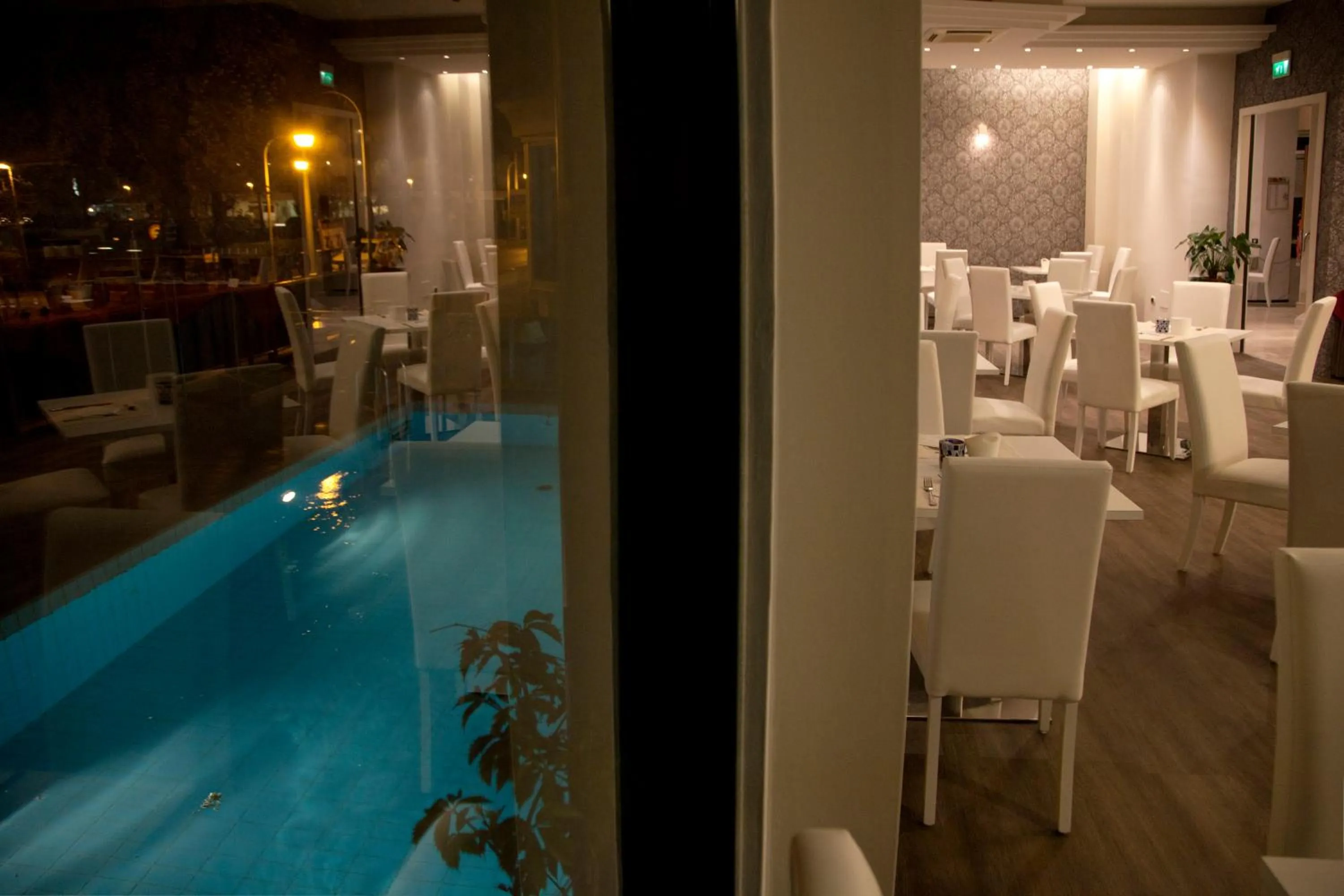 Pool view in Hotel Montecarlo - Vista Mare con Area Fitness