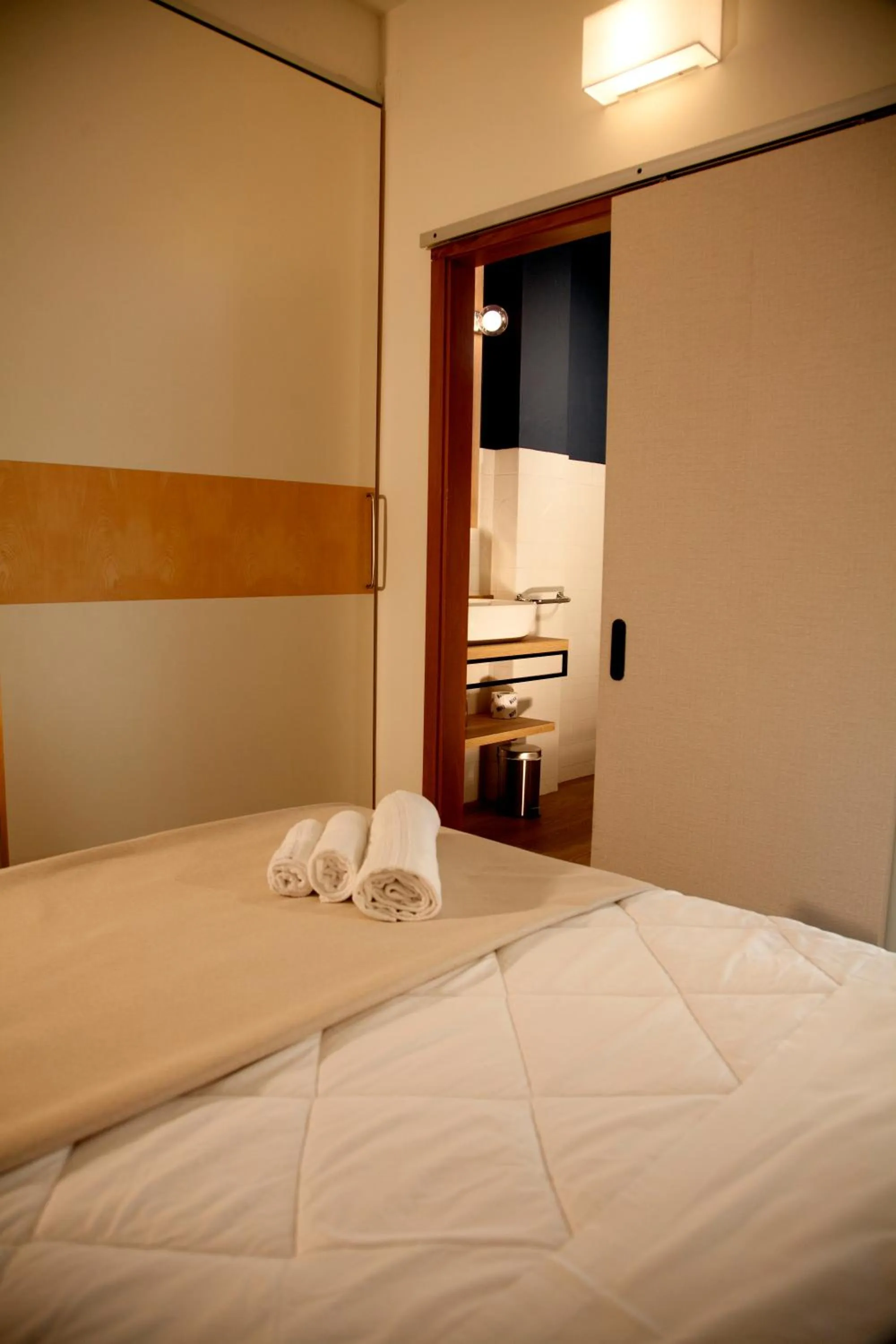 Bed in Hotel Montecarlo - Vista Mare con Area Fitness