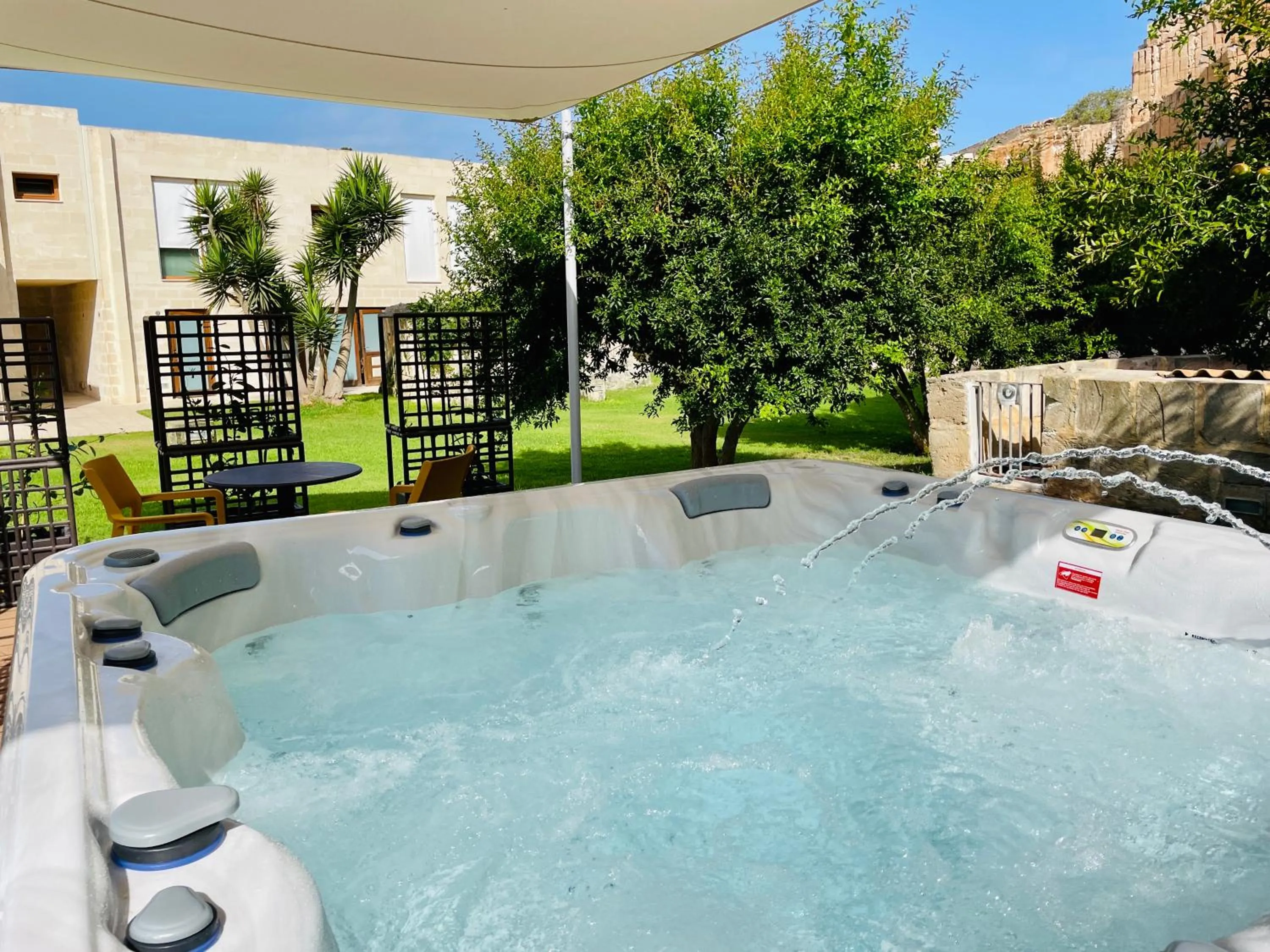 Hot Tub in Cave Bianche Hotel