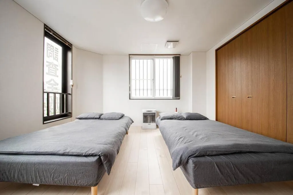 Bed in ROADSIDE House