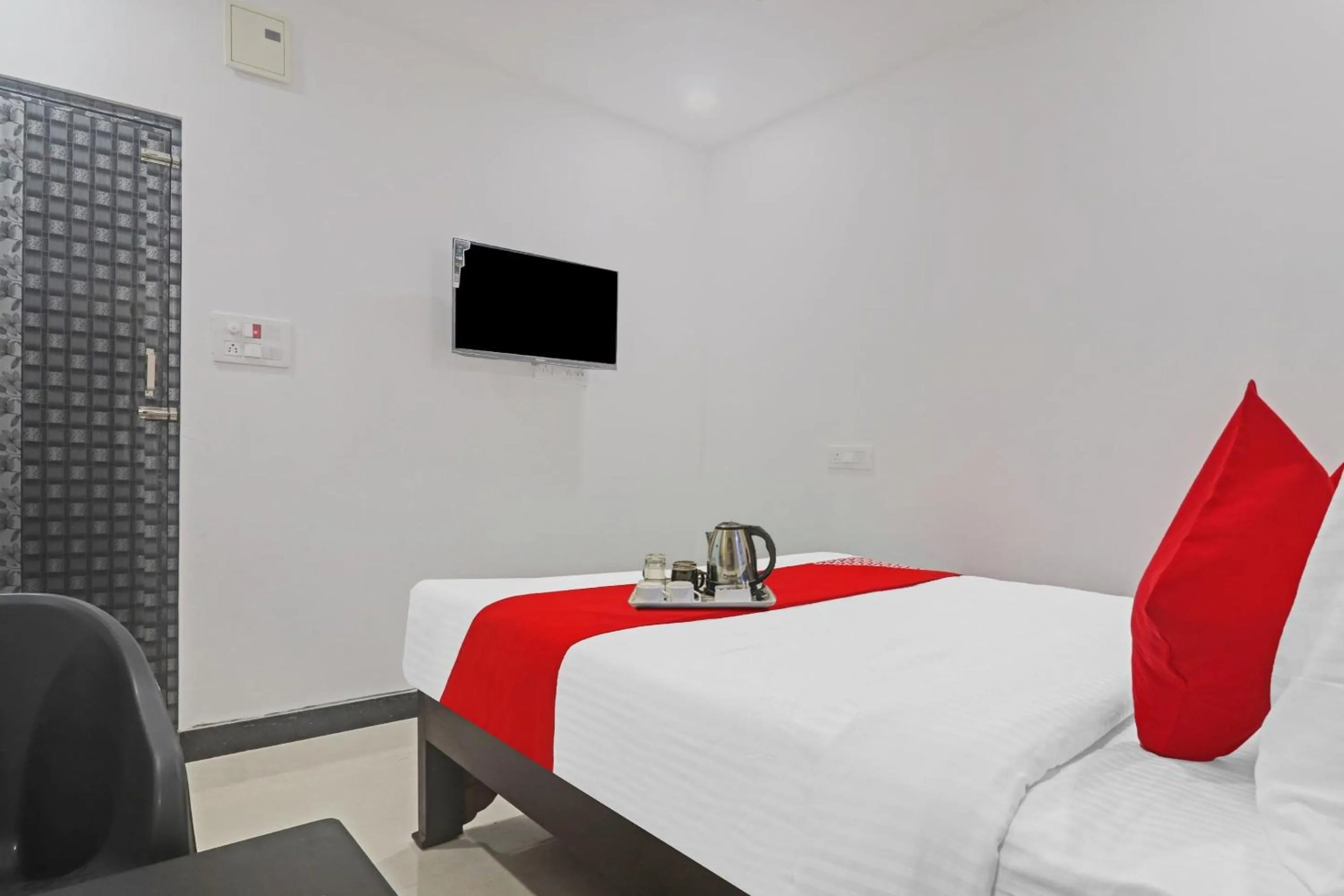 Bedroom, Bed in Super OYO 93463 Alwal Residency